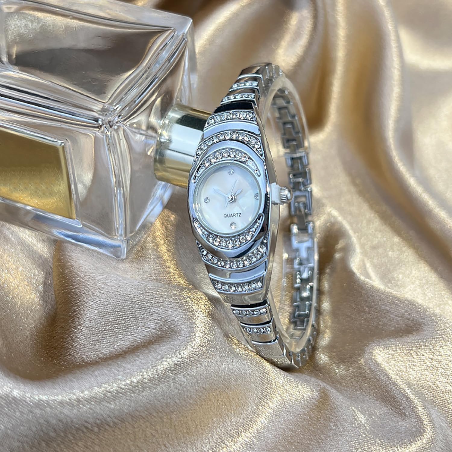 VILKFY Vintage Women's Round Petite Gold Watch Luxury Waterproof Stainless Steel Watch Band Quartz Watch - Image 5