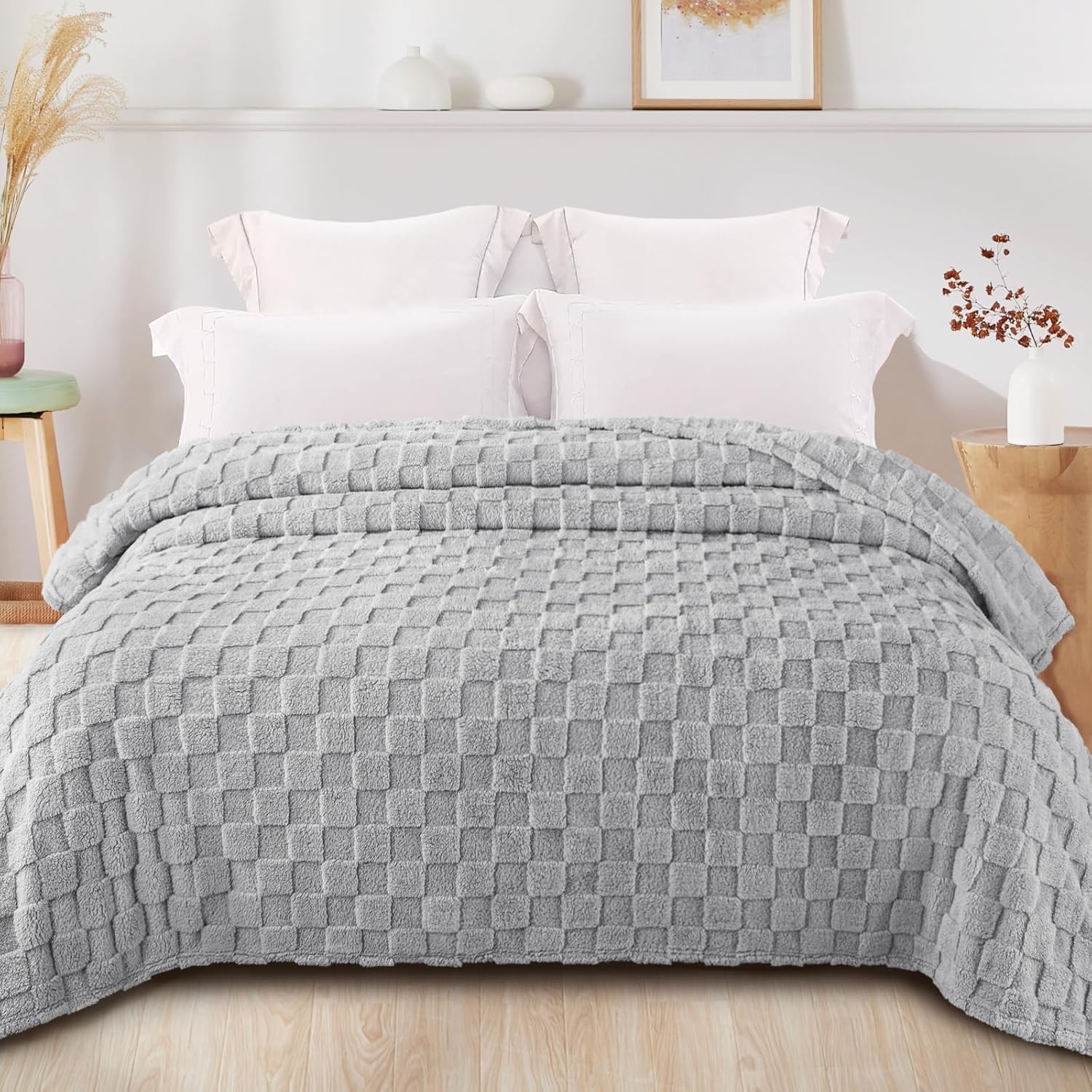 Exclusivo Mezcla Queen Size Flannel Fleece Blanket, Super Soft and Warm Lightweight Checkered Pattern Blankets for All Seasons, 90x90 Inches, Light Grey - Image 3