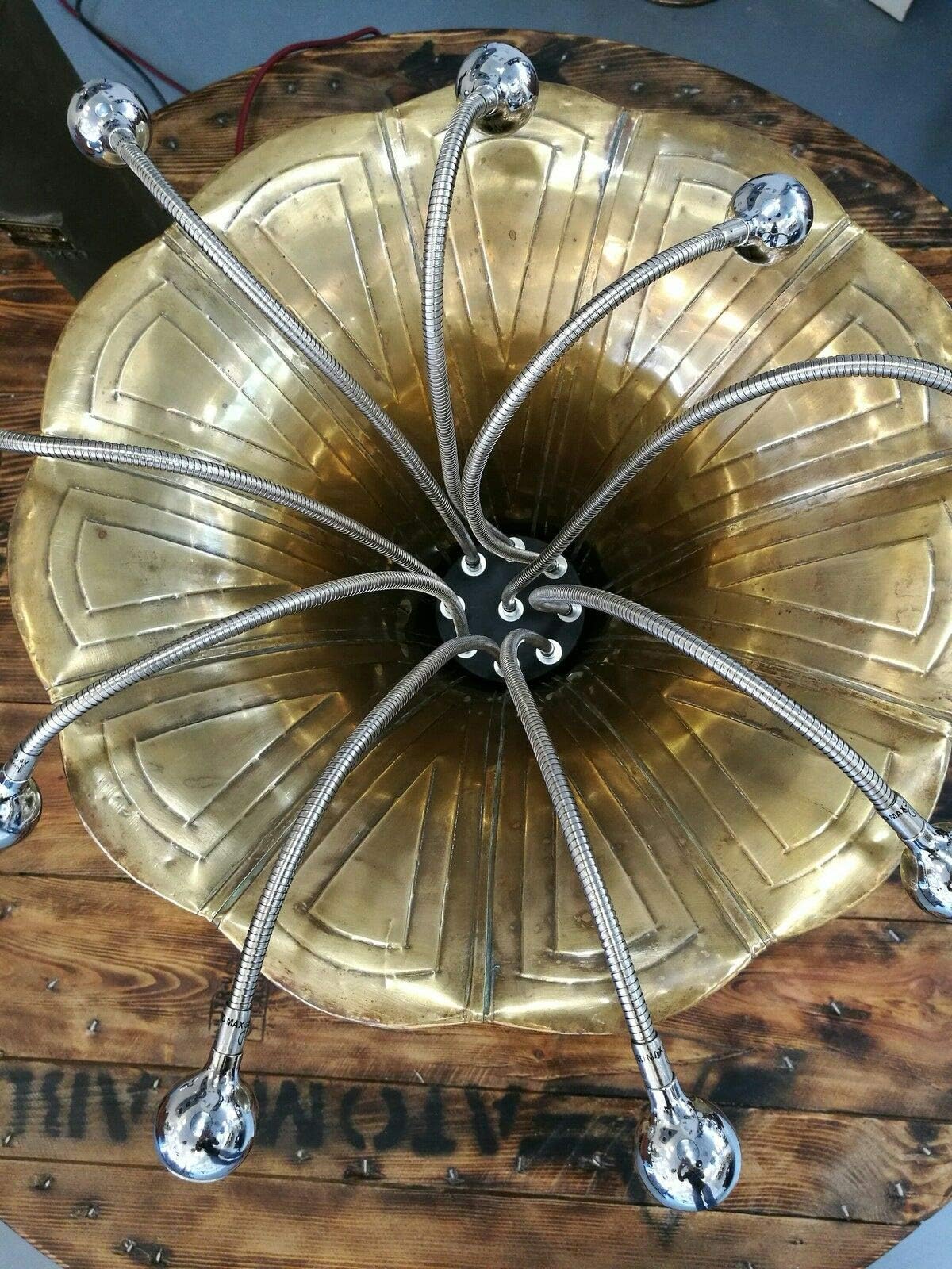 Handmade Gramophone Flower lamp Unique Traditional 8 Lights LED
