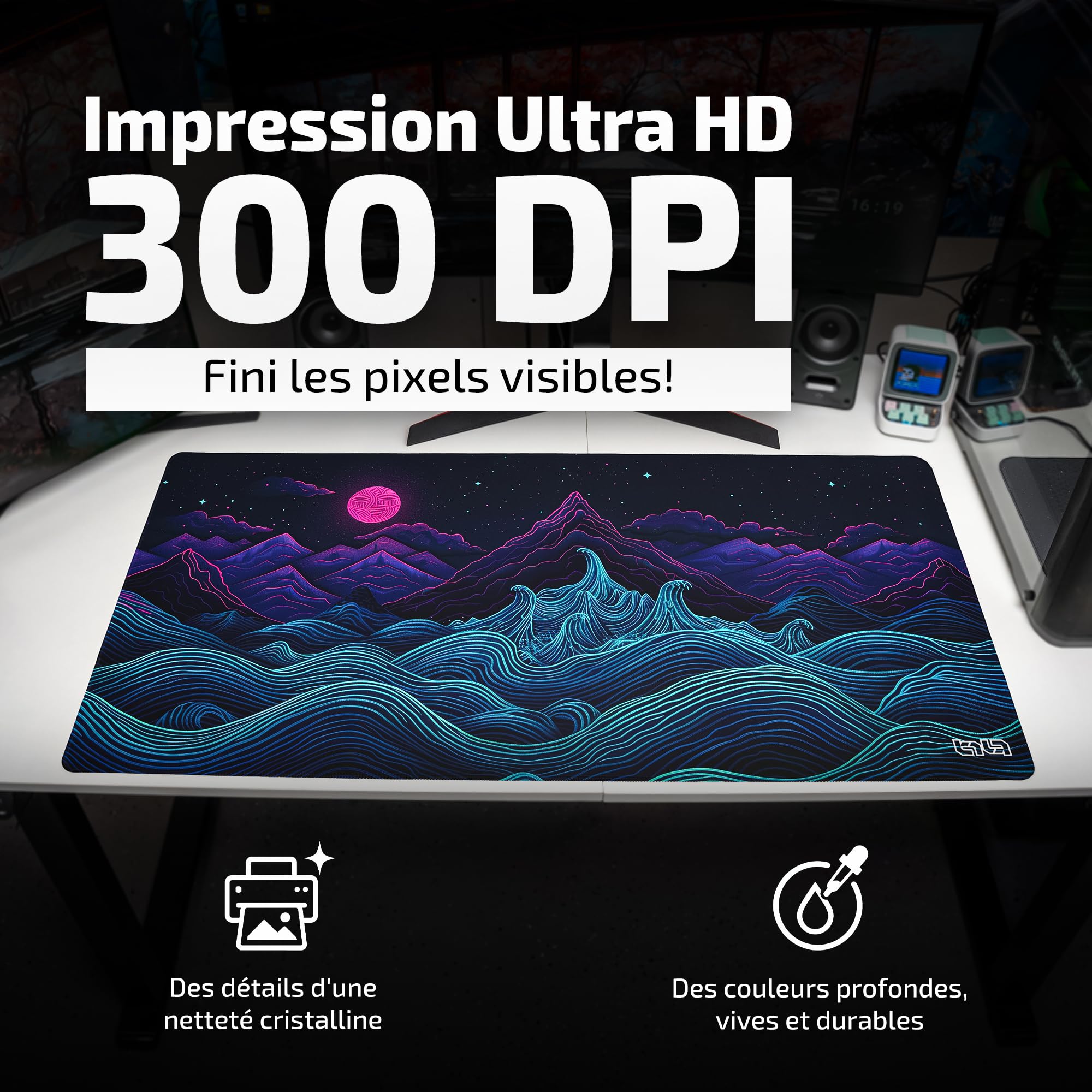 Tilt Grand Tapis de Souris Gamer XXL 100x50 cm | Tapis de Bureau Gaming Anti-Dérapant | Mouse Pad Imperméable pour PC et Accessoires Gaming (Retrowave Mountains)
