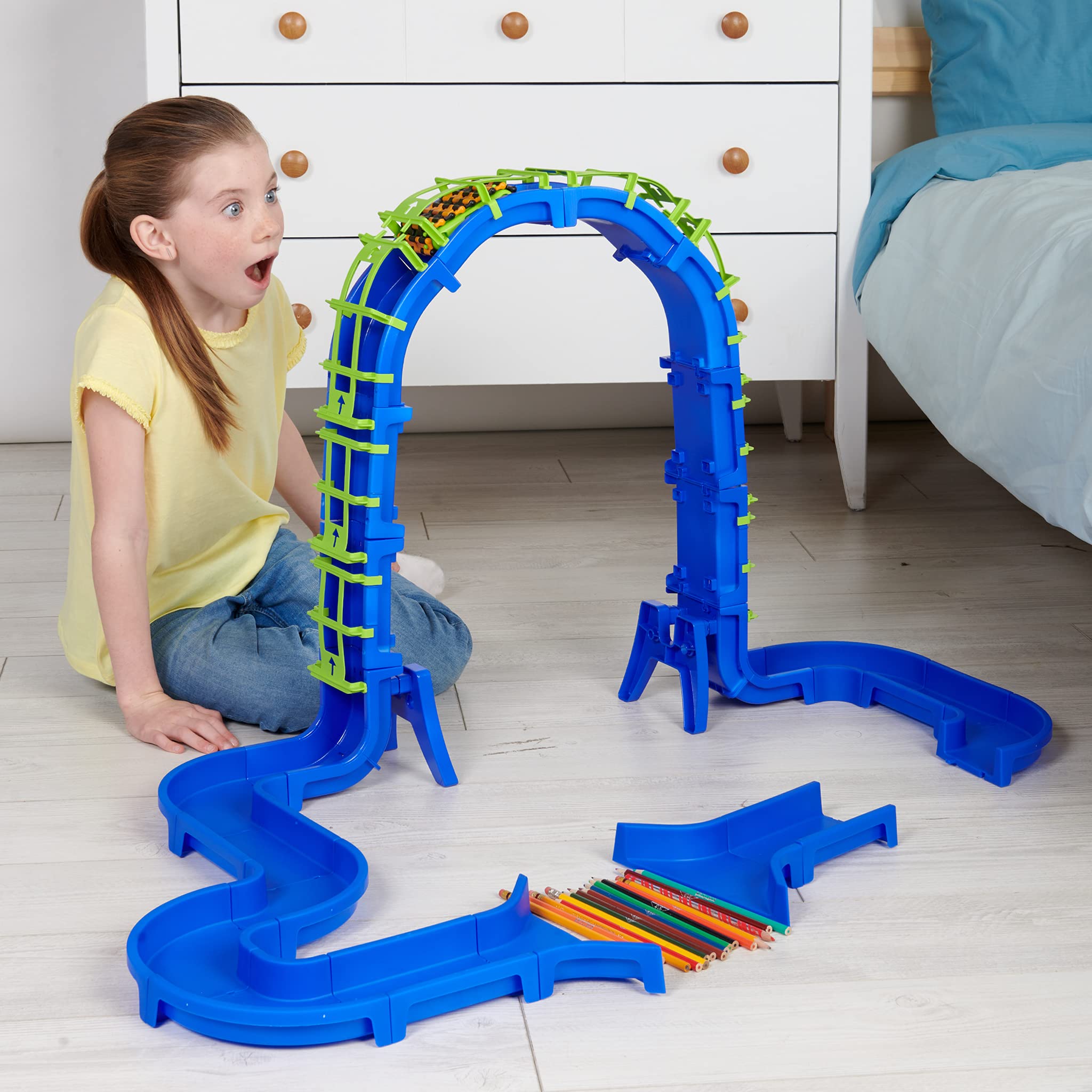 Splash Toys - Power Treads - Circuit Voiture A Construire - Plus de 1000 configurations possibles - 1 Véhicule Tout-Terrain Inclus - Circuit Défi de la gravité - Piles incluses - A partir de 5 Ans