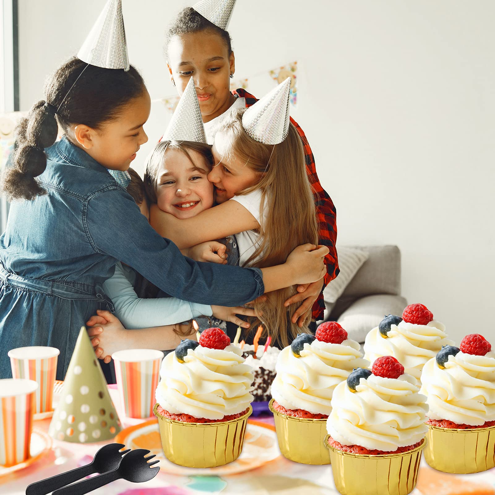 LNYZQUS wkładki do babeczek z pokrywkami, 100 sztuk, 155 ml duże foliowe kubki do pieczenia muffinek, jednorazowe ramekiny kubki do babeczek do babeczek owijki na babeczki uchwyty na ślub walentynki, z łyżeczkami - złote