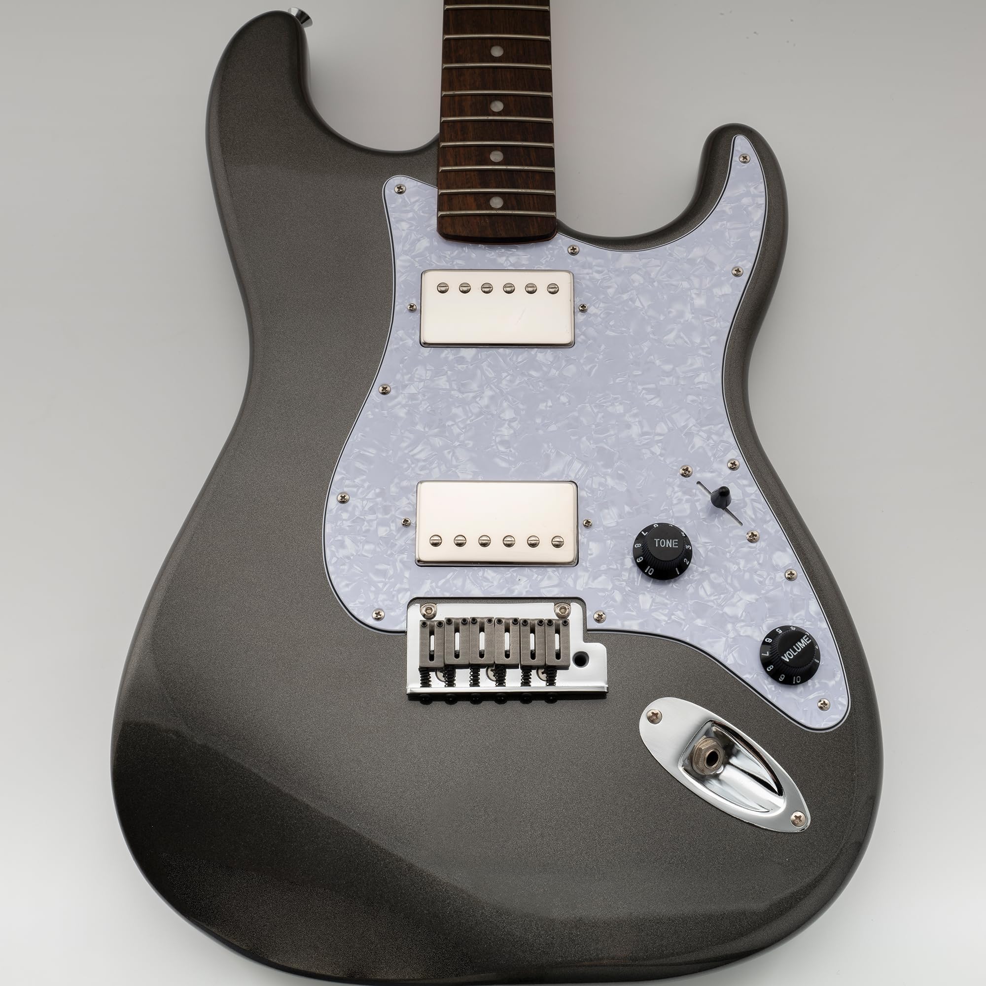 Amazon.co.jp: Musiclily Pro 11穴 STストラトピックガードHH カバード
