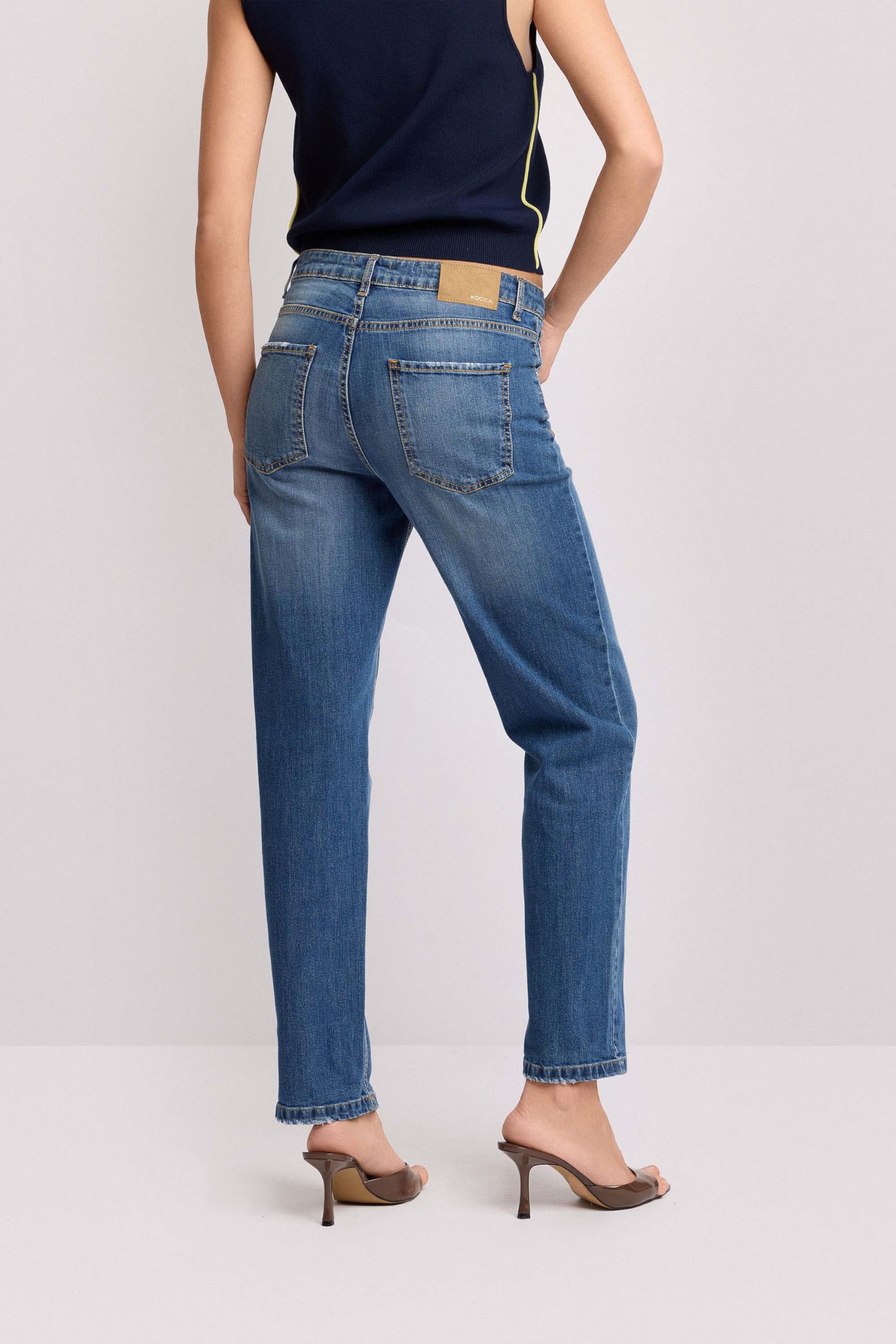 Kocca Damskie spodnie jeansowe Relaxed Fit P26PPD8572ABUN3598