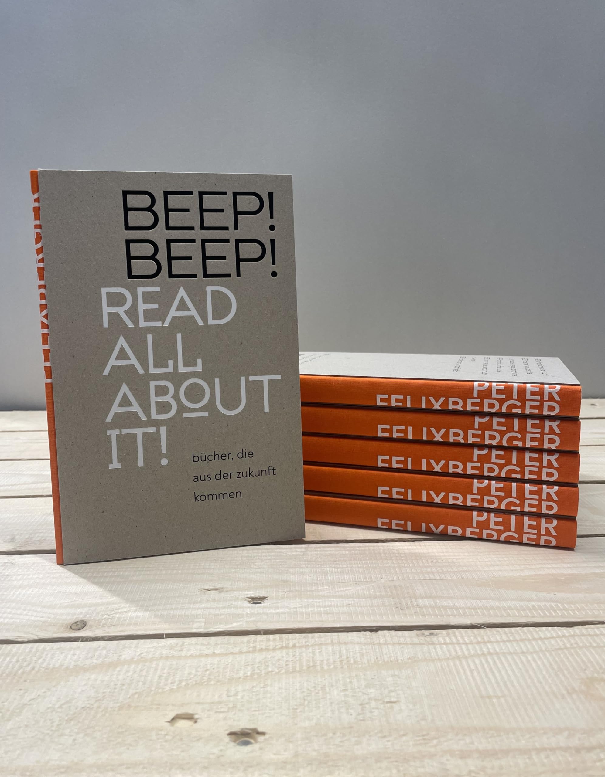 BEEP! BEEP! Read all about it!: Bücher, die aus der Zukunft kommen
