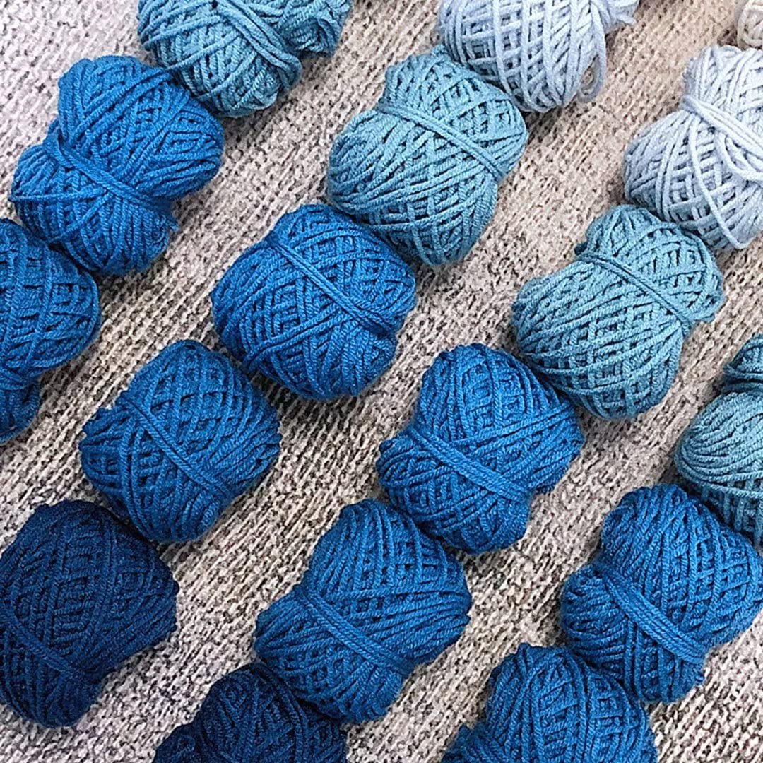Filato da ricamo Poke in 12 colori, 8 fili di filato tufted in cotone latte, filato tufting solido 3 mm per ricamo a mano/pistola tufting, gomitolo da 30 g, filato per uncinetto per tappeti (133 6 ro