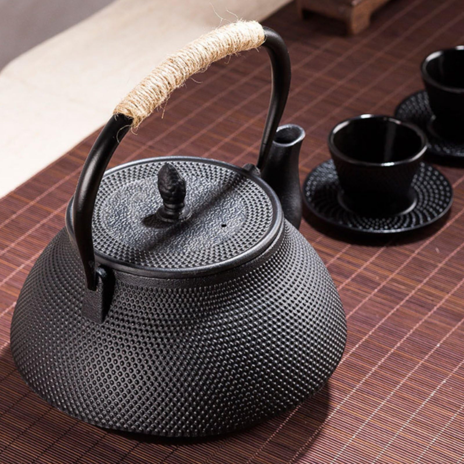 harayaa Tetera de Hierro Fundido Tetera Hervidor Kettle Taza con Retención de y Asa Arqueada Aislada Adecuada para Reuniones de, Array, Negro, Tradicional Con Textura De Gránulos, 3.0L