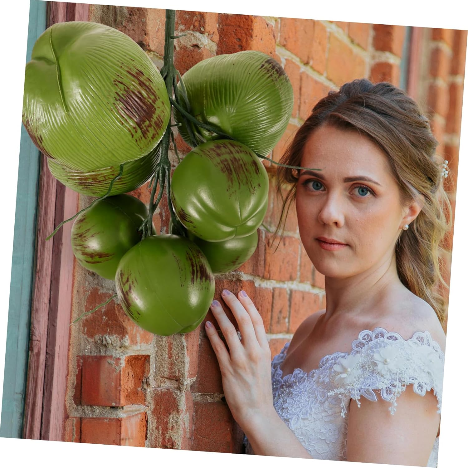 1 Bunch Reusable Artificial Coconuts Simulation Fruit Decor for Tropical and Hawaiian Party Display Lightweight Plastic Fake Coconut Adornment for Wedding and Summer Theme Events