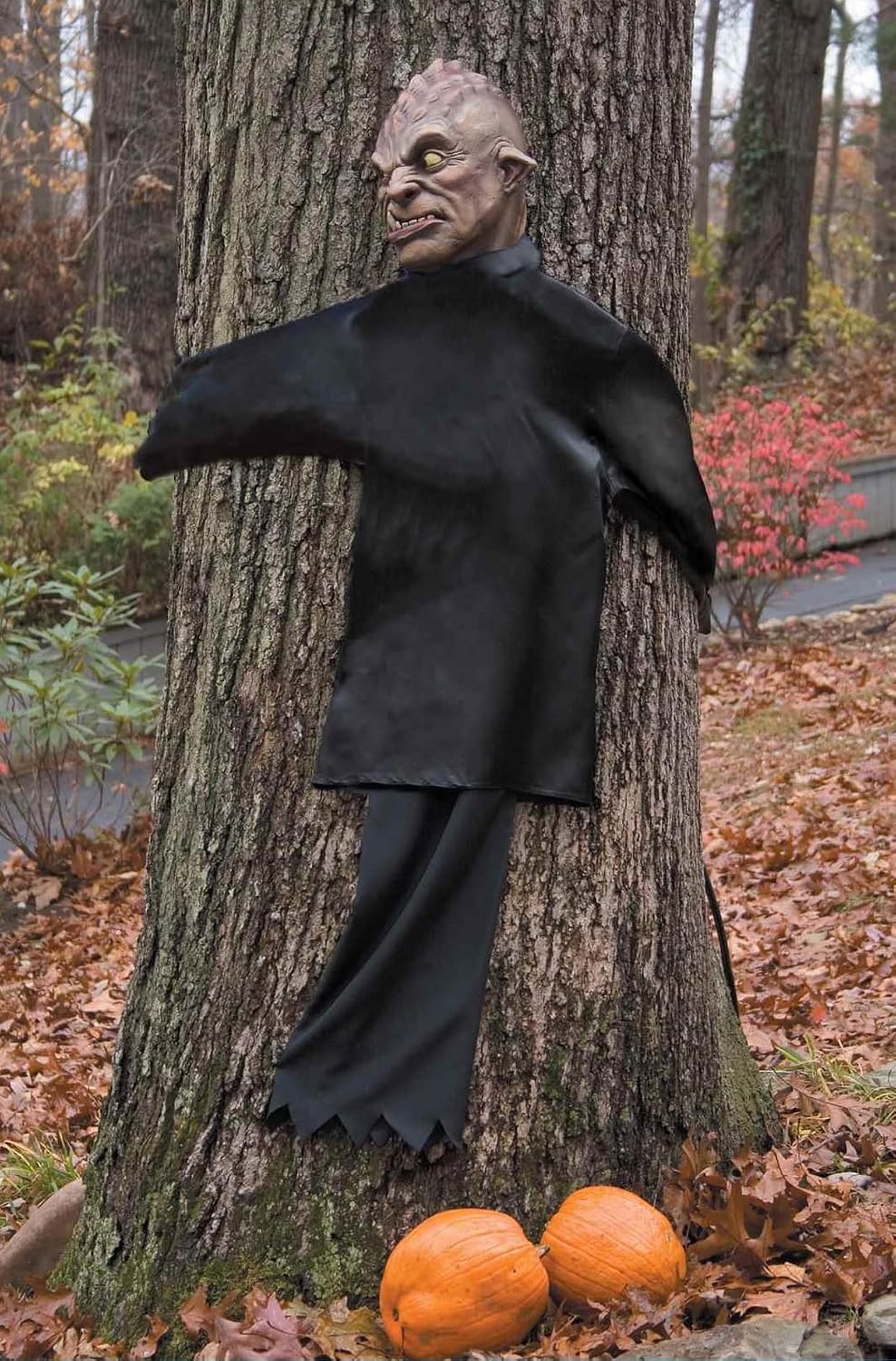 PMU Halloween Party Decoration Accessory Mens Peeping Tree Hugger Scary Lawn Decor (1/Pkg) Pkg/1