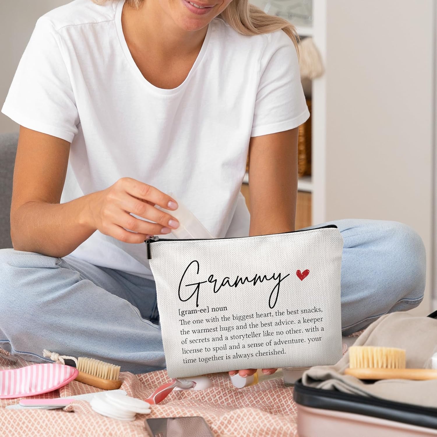 DILSJ Grammy Gifts Makeup Bag, Grammy Gifts For Christmas From Grandkids Cosmetic Bags, Best Grandma Gift From Granddaughters Heart Zipper Makeup Pouch Travel Organizer Toiletry Cosmetic Bags & Cases - Image 4