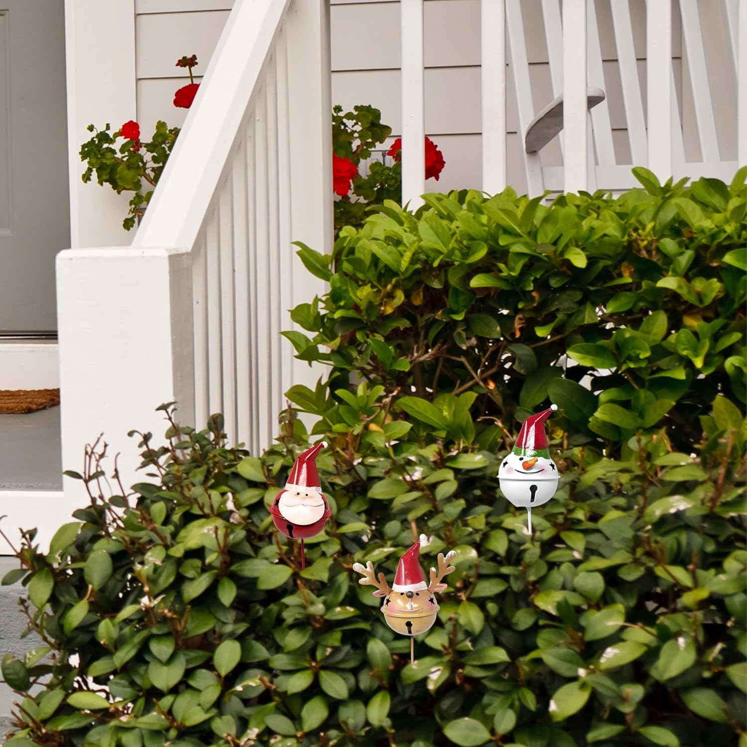 Christmas Metal Garden Stakes 3-Piece Set – Vintage Style Snowman, Reindeer & Santa Outdoor Yard Decorations, Hand-Painted Rustic Winter Lawn Porch Patio Decor for Home & Garden Lovers