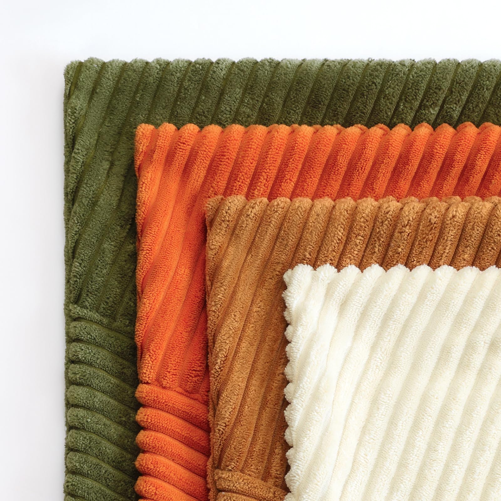 OTOSTAR Lot de 4 housses de coussin décoratives carrées en velours côtelé doux de style rustique de style rustique - Mélange d'automne pour canapé, chambre à coucher, salon, 61 x 61 cm, vert olive