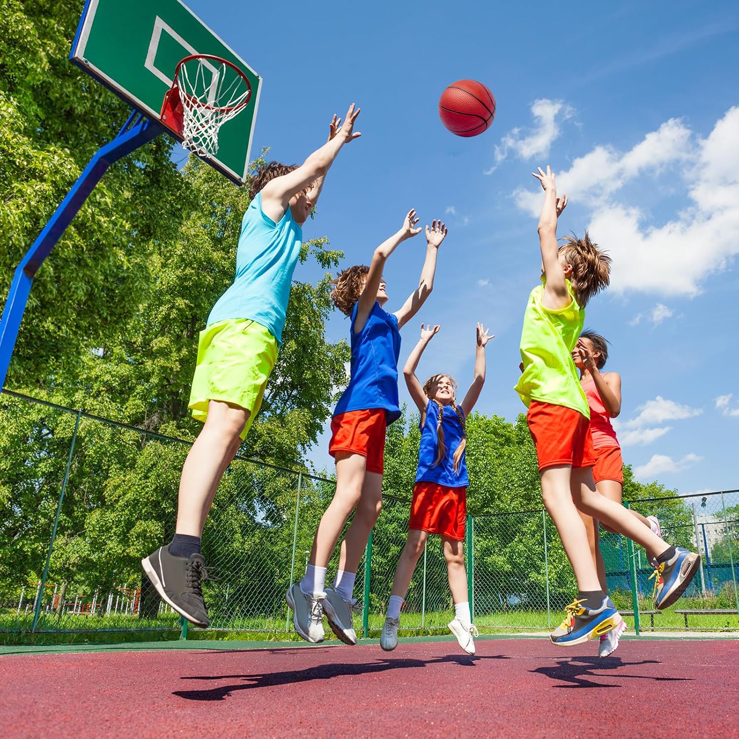 Oleitodh 40Pcs 6" Inflatable Mini Basketball Balls Bulk Inflatable Small Basketball Set, PVC Small Basketballs for Over The Door Hoop Games Party Favors Indoor Outdoor Play Adults Kids Pool Beach