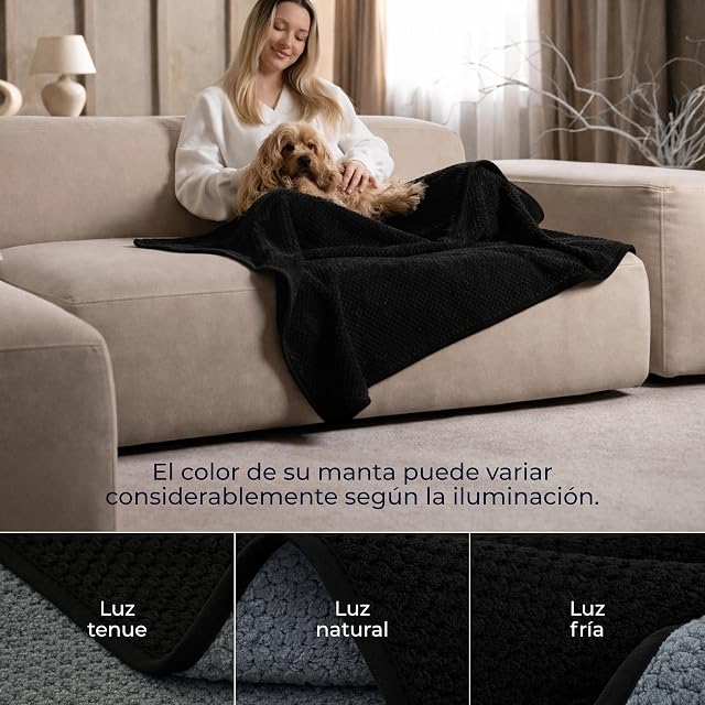 Foto 4 de 8 de Dreamzie Manta Perro Impermeabile 80x100cm - Manta para Perros Reversible y Lavable a máquina