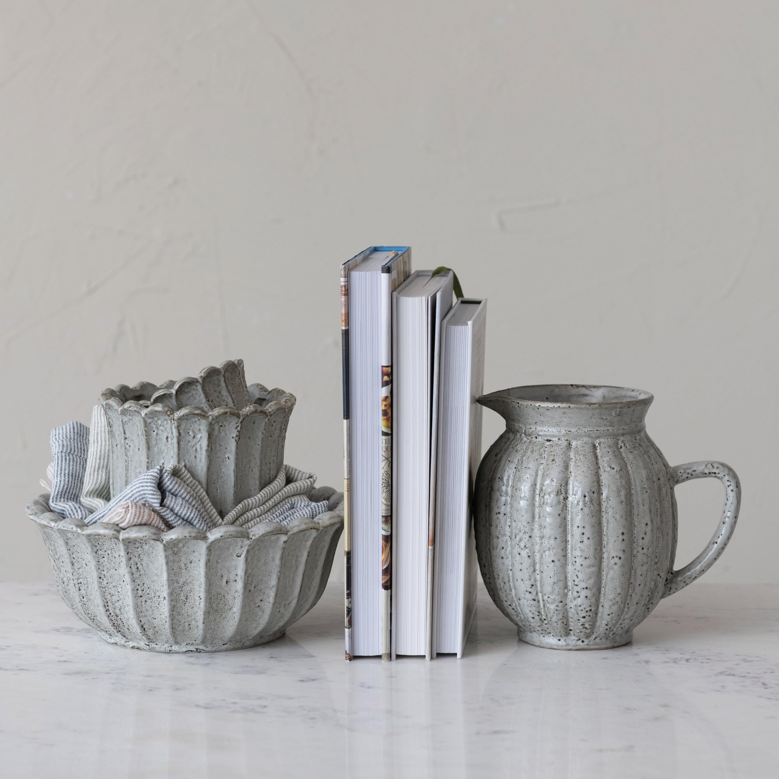 Brocca In Ceramica Bianca Creative Dolomite - 21,6 Cm Di Altezza, Lavabile In Lavastoviglie E Microonde