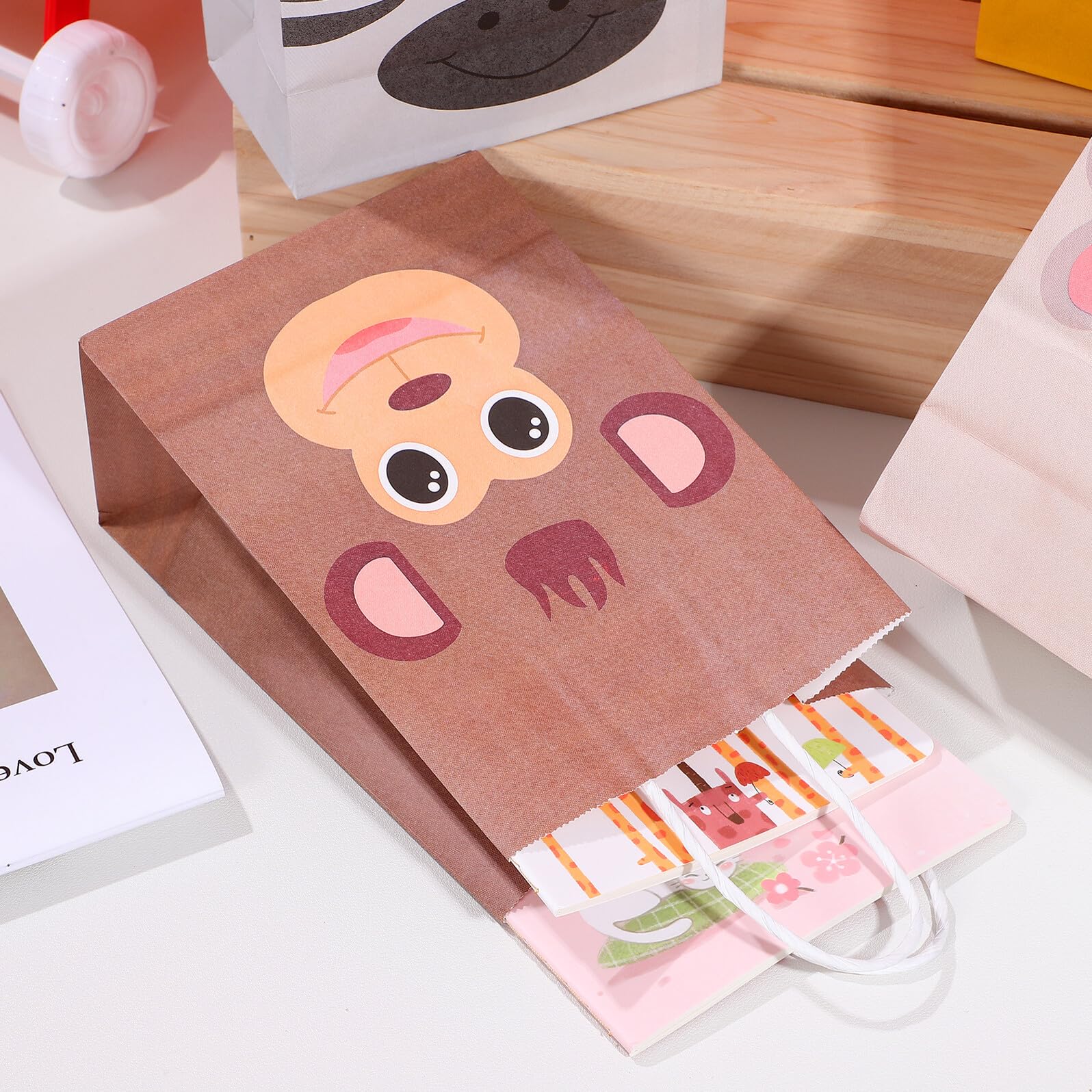 UPKOCH 24 pezzi Sacchetti Regalo Carta Kraft con Manici Animali per Feste Dimensioni per Compleanni Tema Giungla e Occasioni Speciali