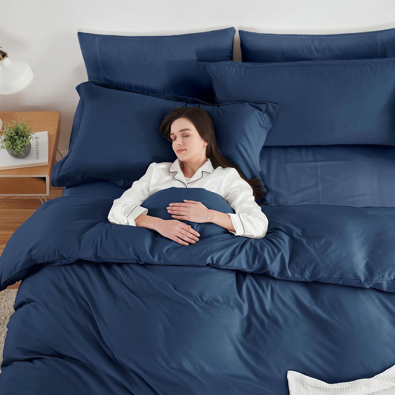 Hearth & Harbor Queen Size Duvet Cover & Bed Sheet Set Navy Blue, 7 Piece Soft Double Brushed Bedding Set, Includes Duvet Cover, Flat Sheet, Fitted Sheet, Pillowcases and Pillow Shams