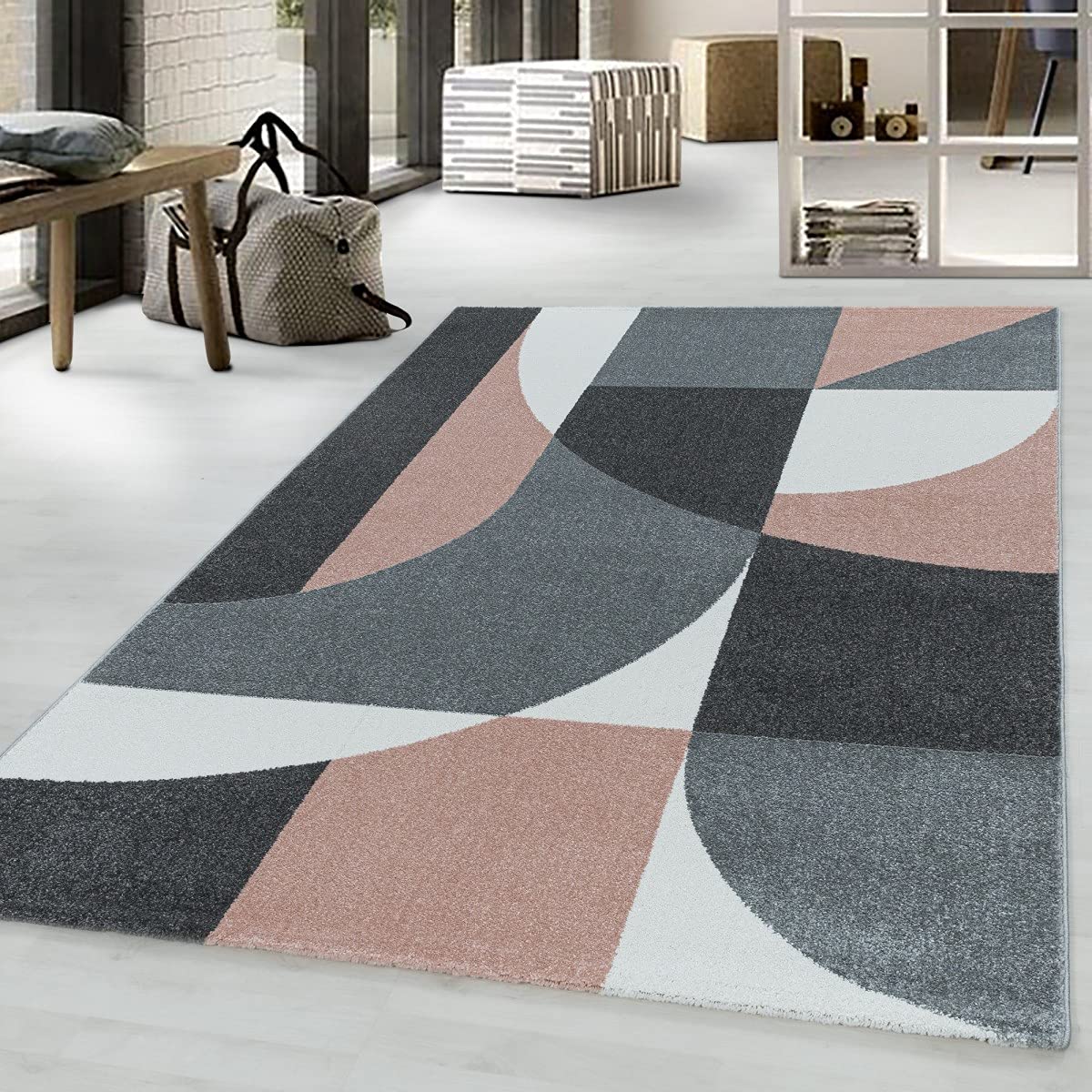 Tapis design rose motif abstrait pour cocooning dans votre salon de 80 x 150 cm
