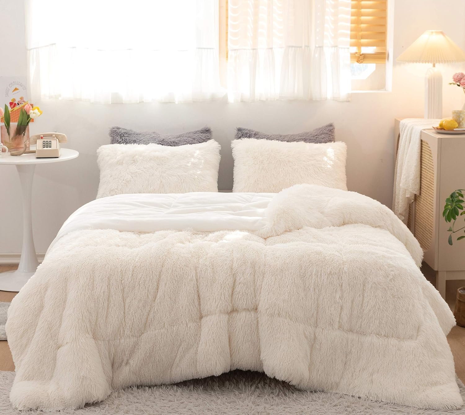 JANZAA Faux Fur Comforter,Fuzzy Queen Comforter Set,Plush Beige Comforter Set 3 Pieces Shaggy Comforter Set,Plush & Velvet Flannel Comforter (1 Queen Comforter Set+ 2 Pillow Cases)