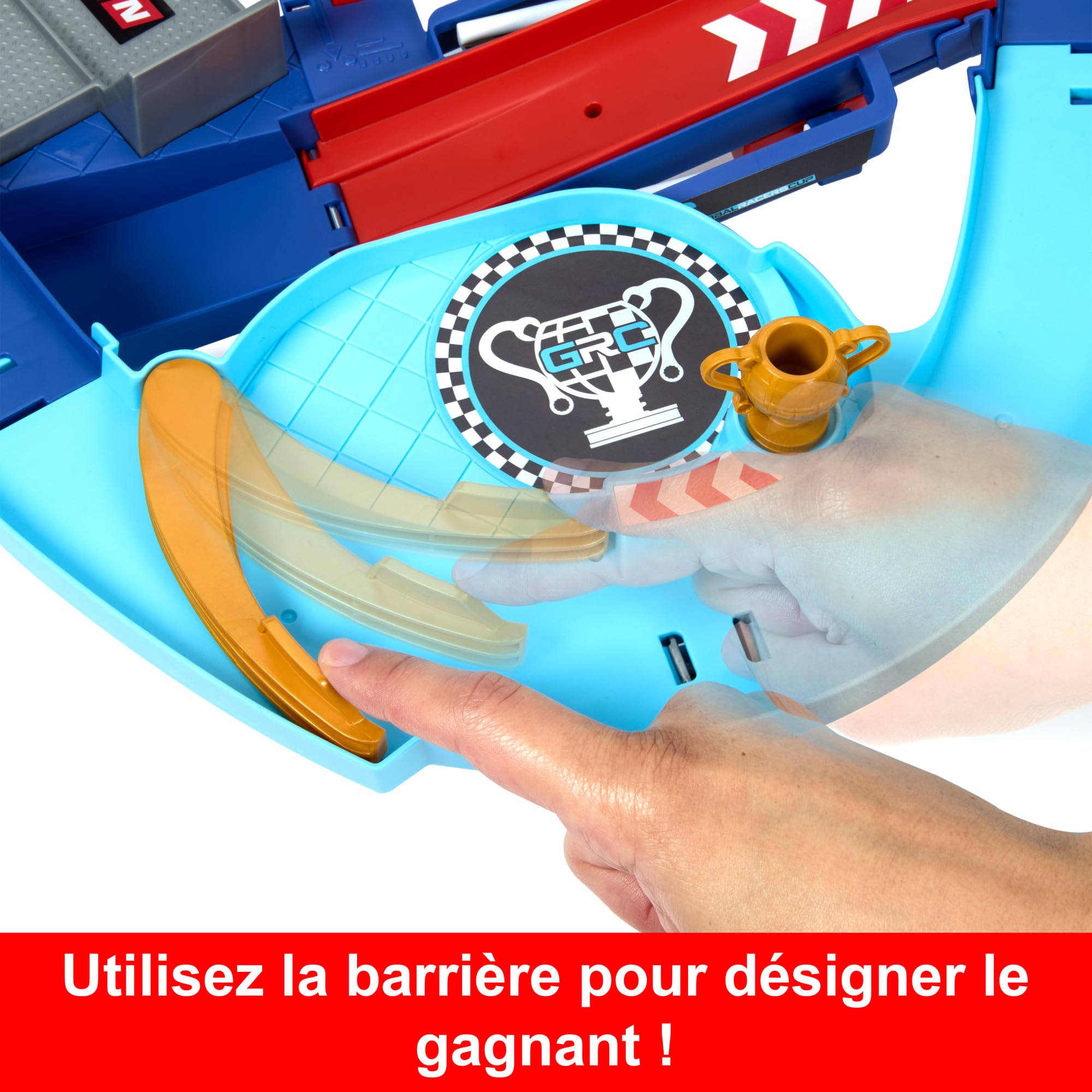 Mattel Disney Pixar Coffret Cars Piste de Saut GRC Coupe Mondiale de Course, avec 2 Voitures, Flash McQueen et Francesco Bernoulli, et Lanceur Manuel, dès 4 Ans, HXJ32