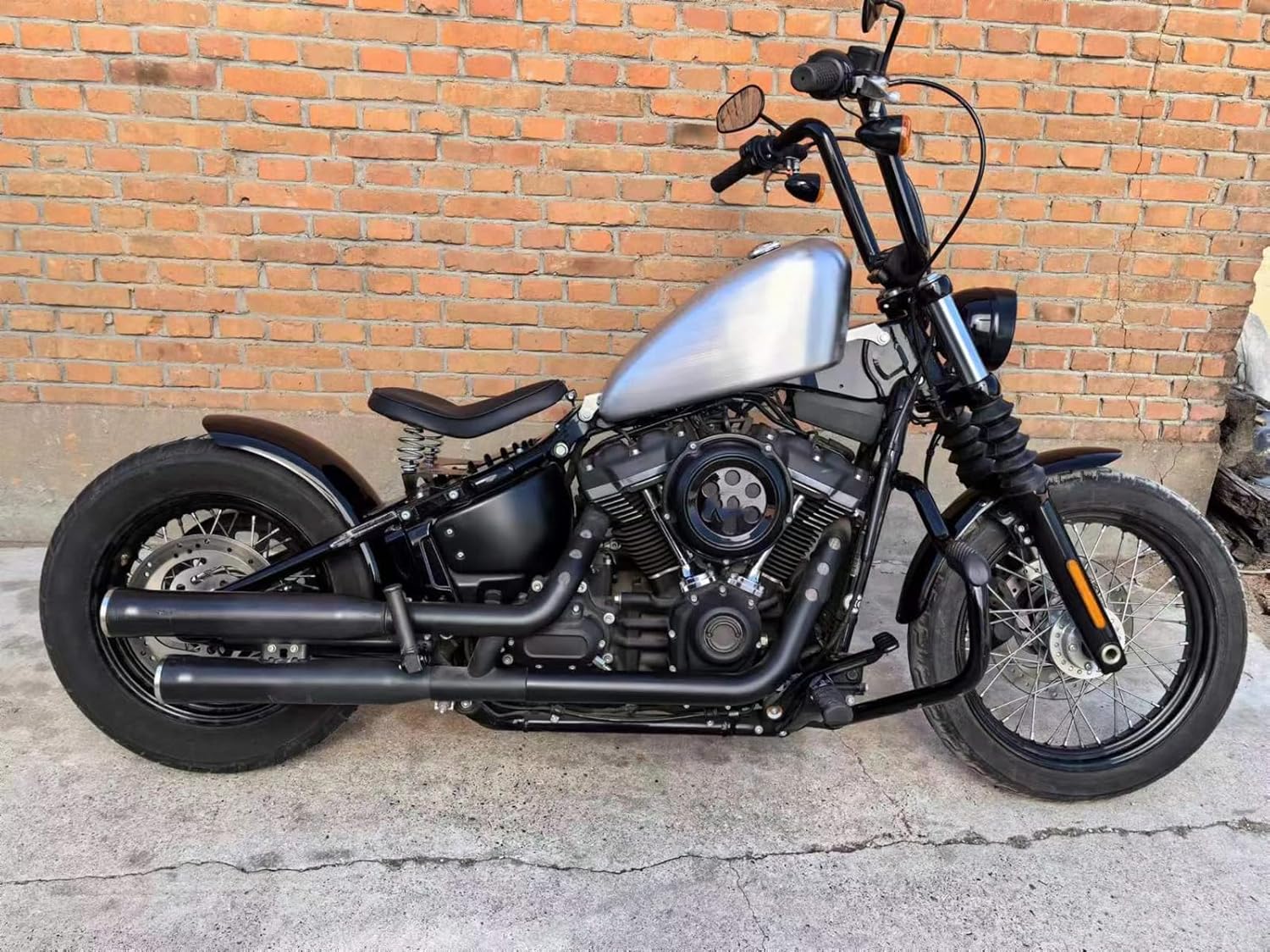 18L Petrol Gas Fuel Tank Oil Tank For Harley Street Bob FXBB 2019-2024 Silvery