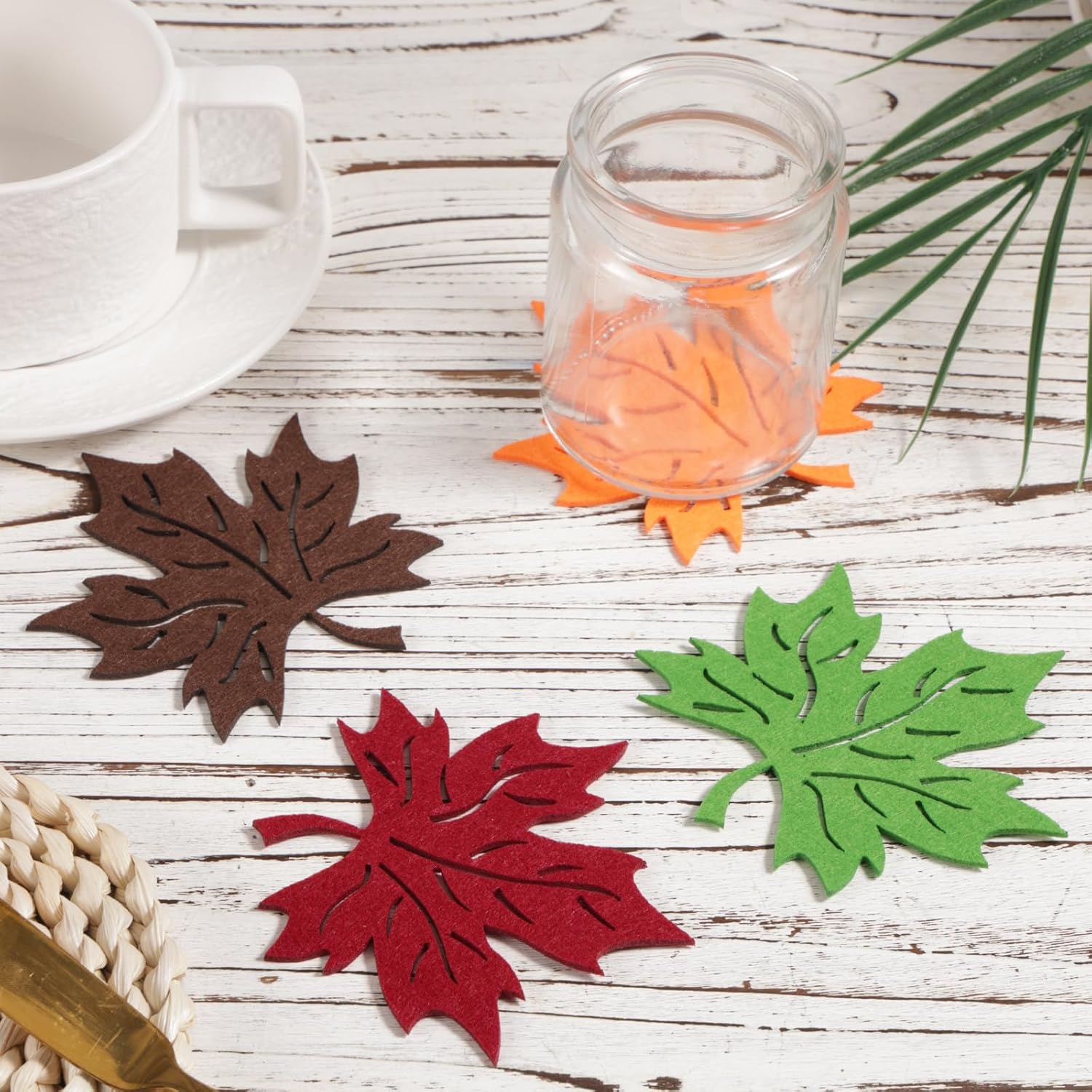 16pcs Maple Leaf Coasters, Felt Fall Drink Coasters Heat Insulation Non-Slip Table Coffee Cup Decoration Placemats Coaster Set for Thanksgiving Autumn Home Kitchen Dinner Table Decor (4 Colors)
