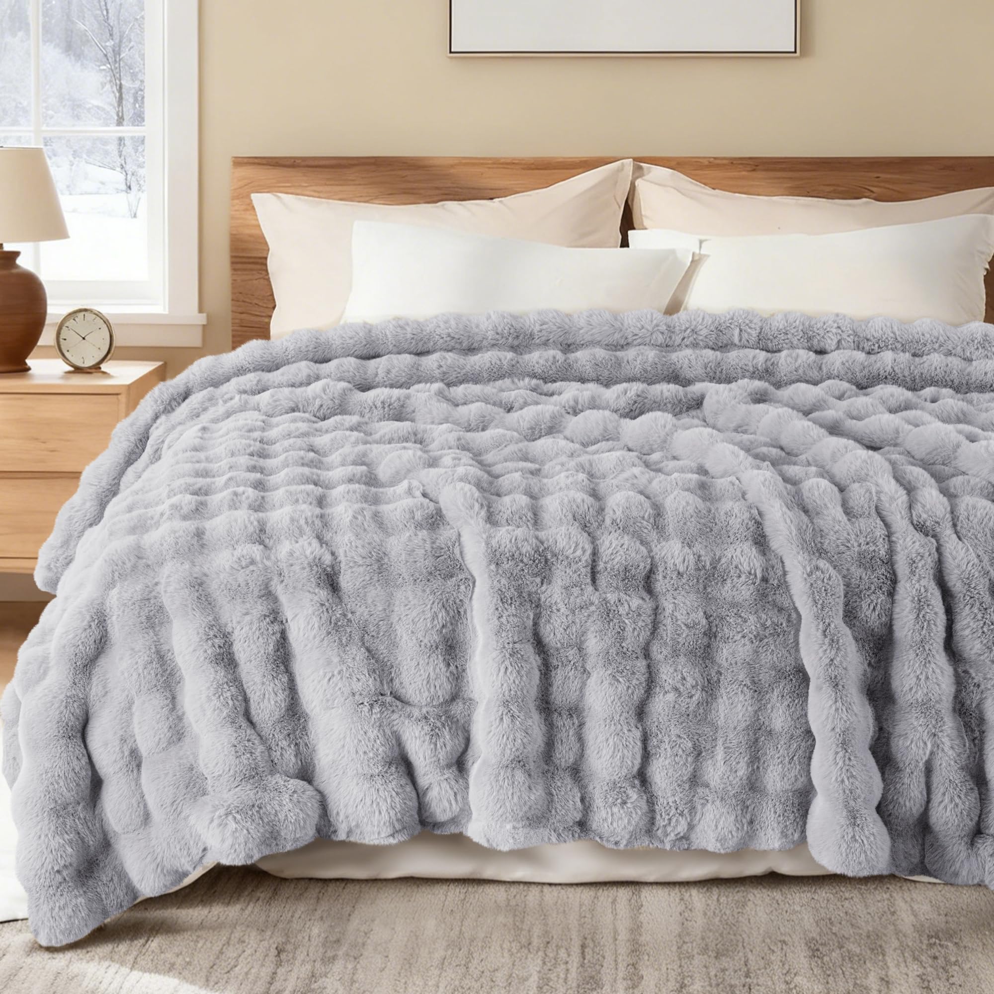 Exclusivo Mezcla Faux Fur Double Blanket for Bed, Soft 3D Bubble Blanket — image 1