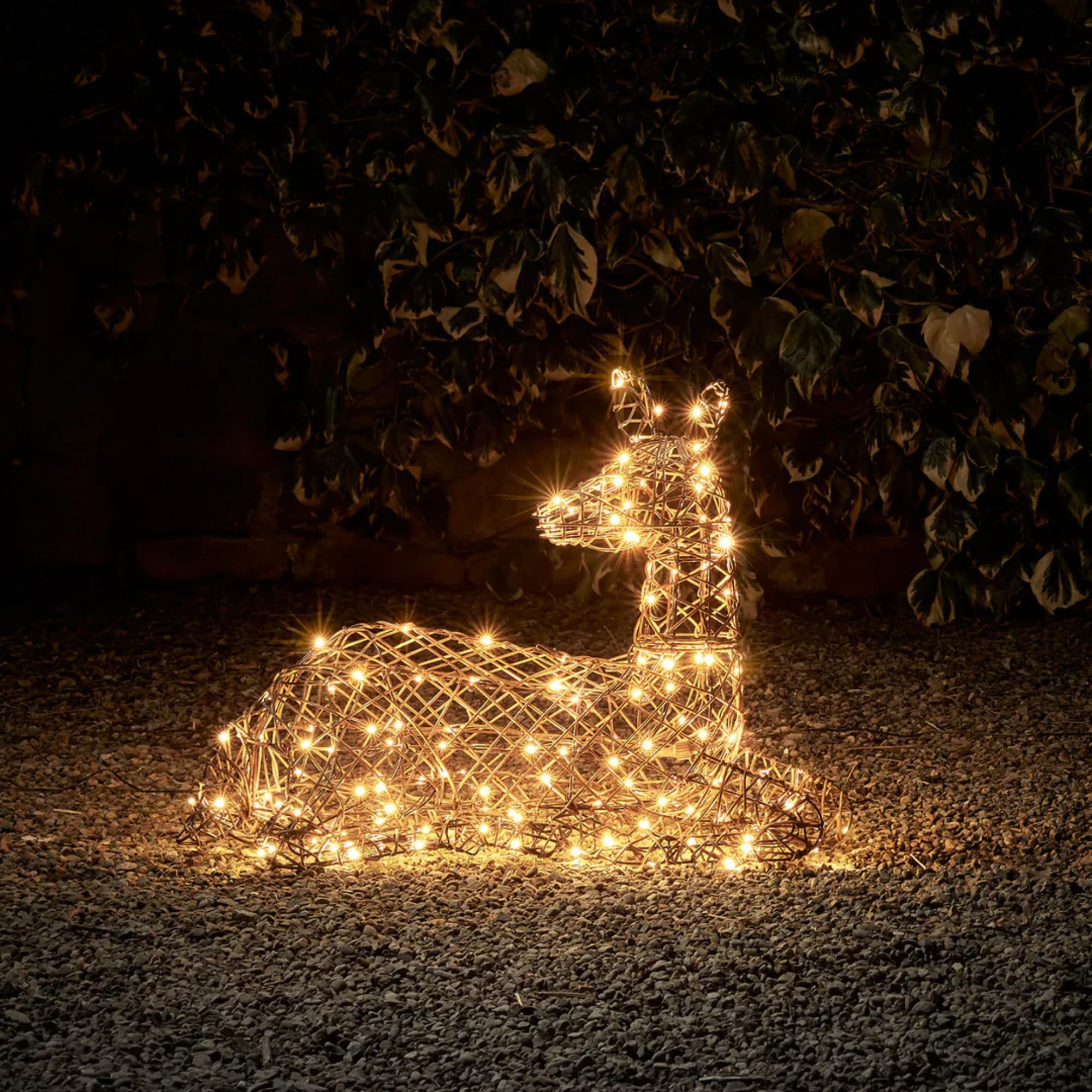 Lights4fun Renna Natalizia Luminosa di Rattan Marrone con 140 LED Bianca Calda Luci di Natale Decorazione Natalizia Figura di Natale per Interni ed Esterni