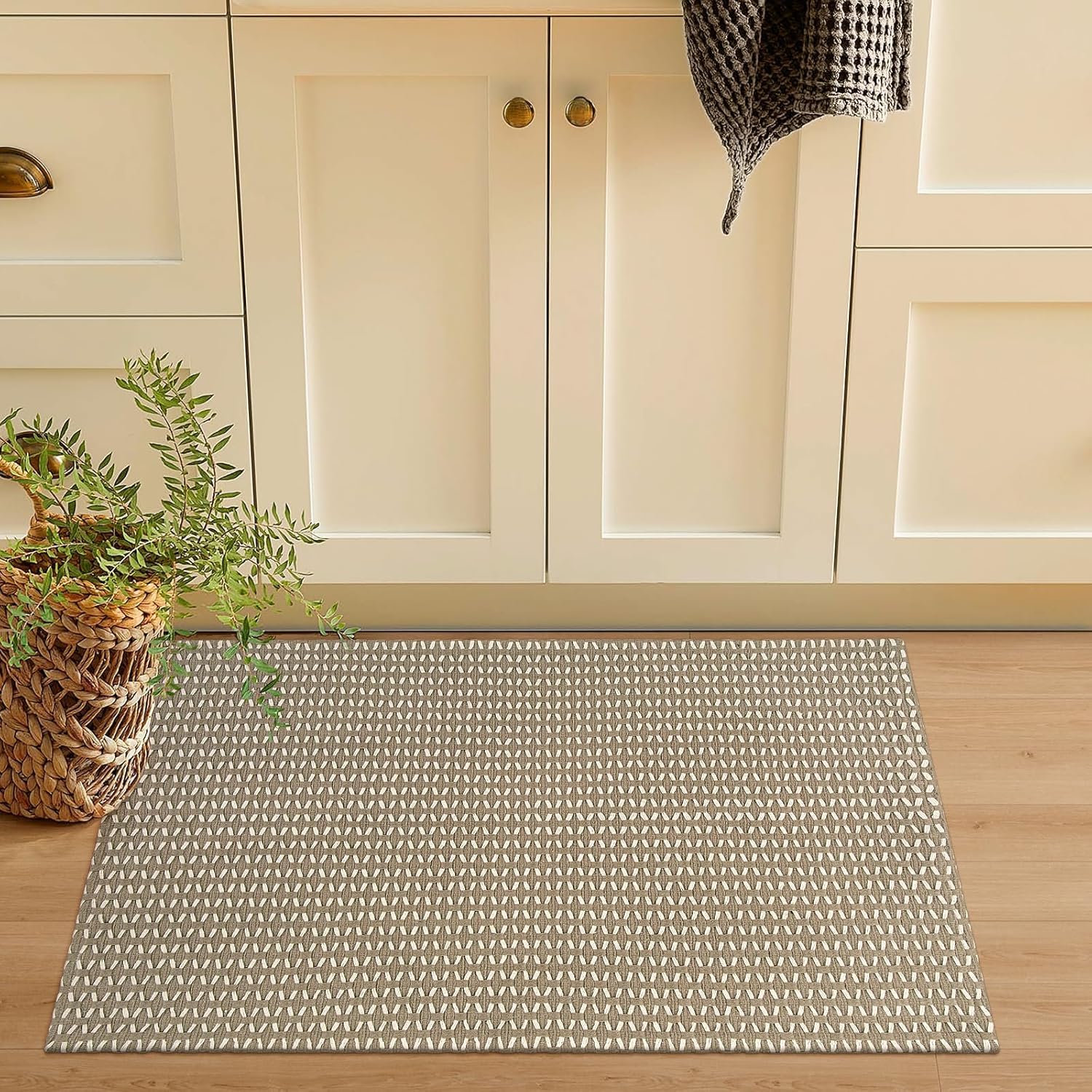 OJIA Washable Indoor Door Mats for Entryway 2'x3', Cotton Woven Tan Front Door Mat Indoor Entrance, Small Entry Rugs Farmhouse Kitchen Rug, Rustic Bathroom Rug Throw Rugs for Doorway
