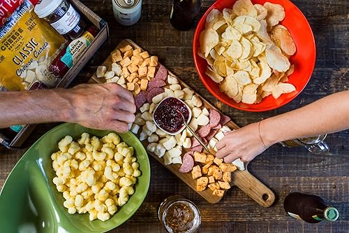 Vista 34 de Cheese Bros Game Day Caja de regalo de lujo Fresco de Wisconsin Incluye goudas, cuajada, queso cheddar envejecido de 8 años, mostaza, salchicha