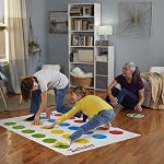 Jeu Hasbro Twister, jeu de fête, jeu de société classique pour 2 joueurs ou plus, jeu intérieur et extérieur pour enfants de 6 ans et plus, version bilingue anglais et français