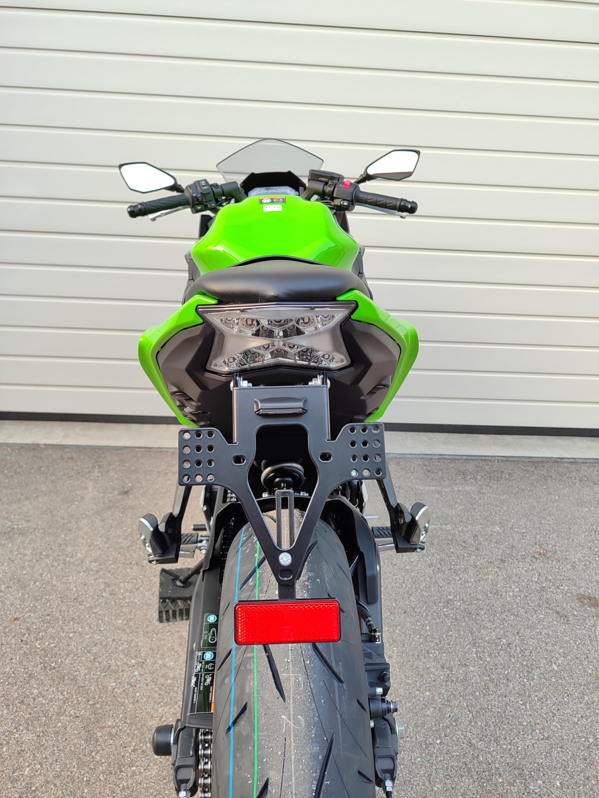 Kennzeichenhalter GroFaTec kompatibel mit Kawasaki z650 Ninja 650 17-26 EVO Set Kennzeichenträger Nummernschild kurzes Heck Heckumbau Porta Targa Z650 OEM Blinker
