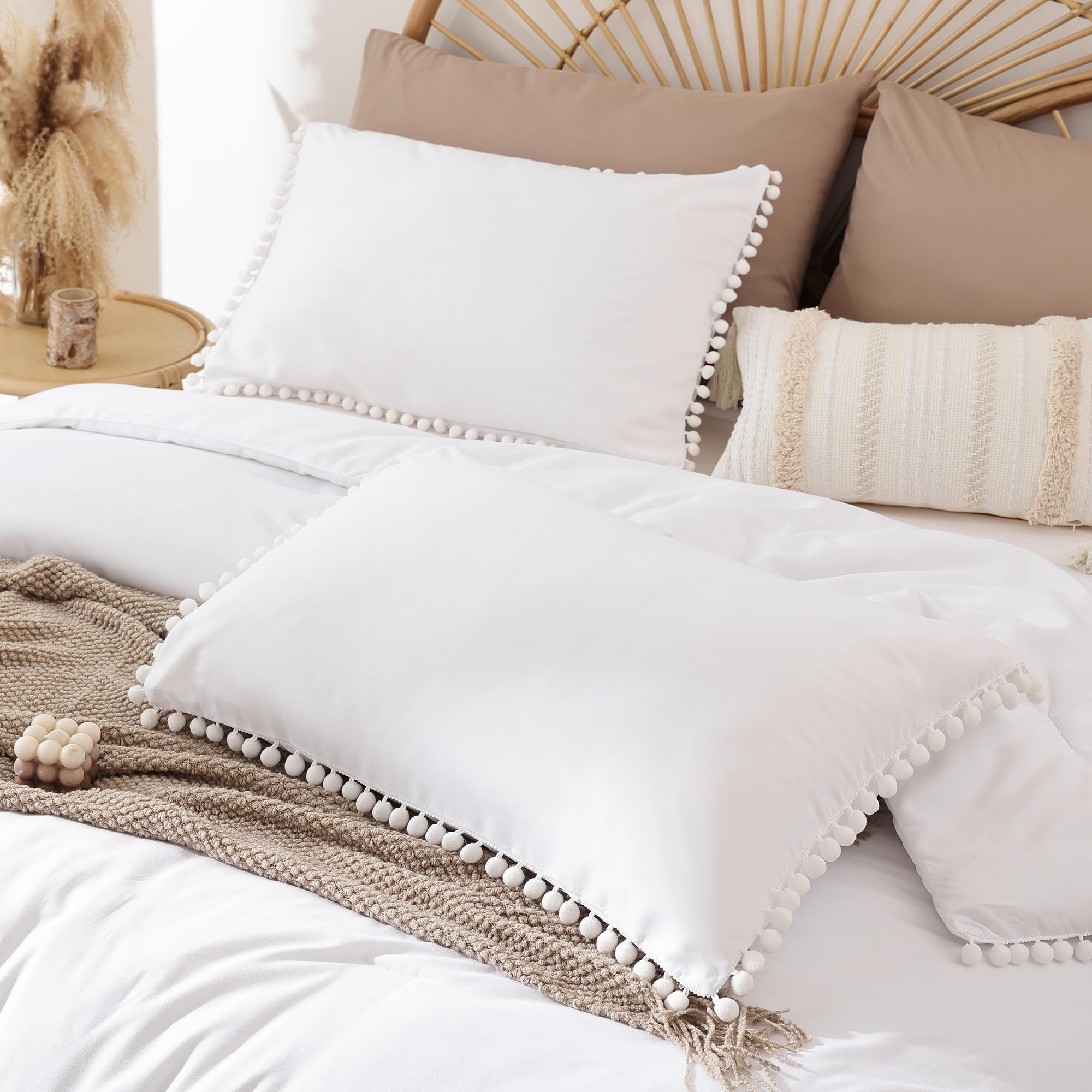YIRDDEO Biały King Ball Pom Fringe Design Kołdra Zestaw 3 szt., Boho Luksusowy, Estetyczny Pełny Zestaw Pościeli Vintage, Miękka Ultra Mikrofibra, Biały (1 Kołder, 2 poszewki na poduszki)