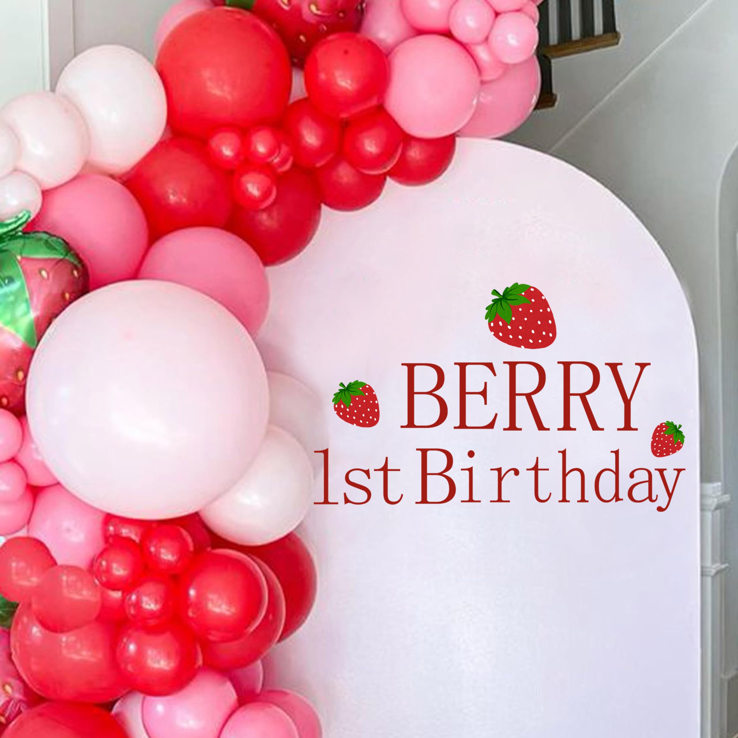 Décoration de 1er anniversaire sur le thème des baies avec sticker Sweet One