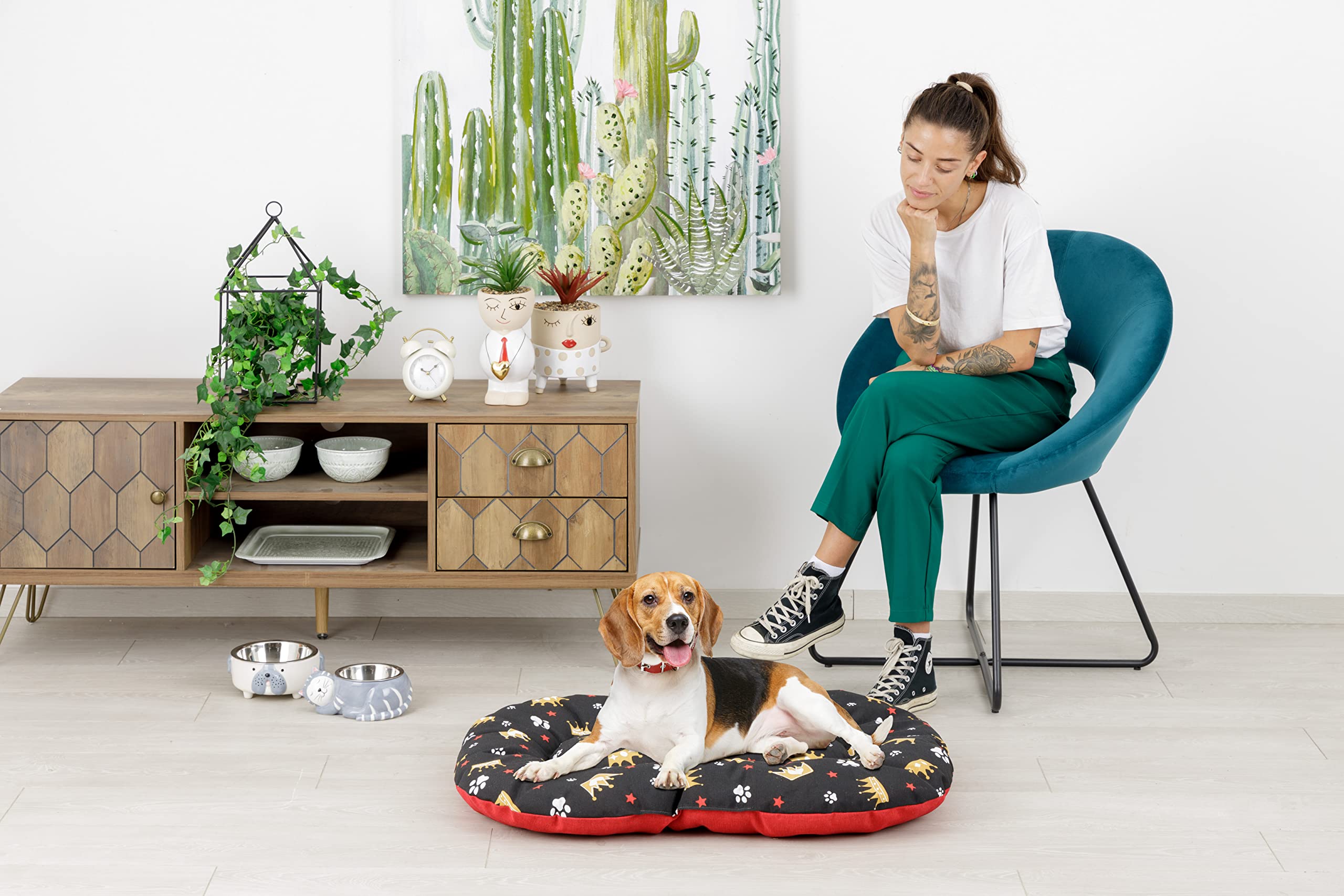 Baroni Home Cuscino Ovale per Cani e Gatti Tessuto Taglia, Imbottito con Morbido Foam, Utilizzabile su Entrambi i Lati (57x90x8 cm, Rosso e Nero Corone)