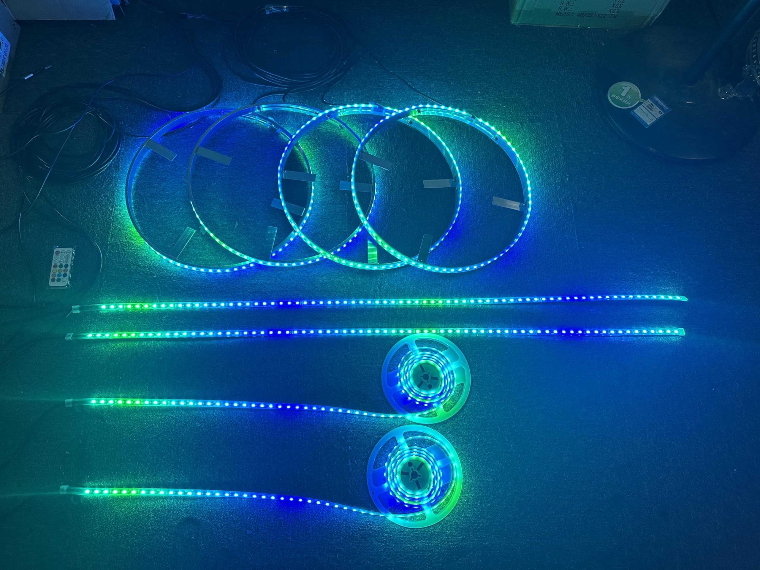 SDO 17.5'' RGB Dream Color Chasing LED Illuminated Wheel Ring Light +2PCS 4FT 2PCS 6.5FT Strip Lights 8Plugs Sync Car Rim Breathe/Flashing Bluetooth & Remote Ctrl (17.5''),(SR-CHASE-8PLUGS)