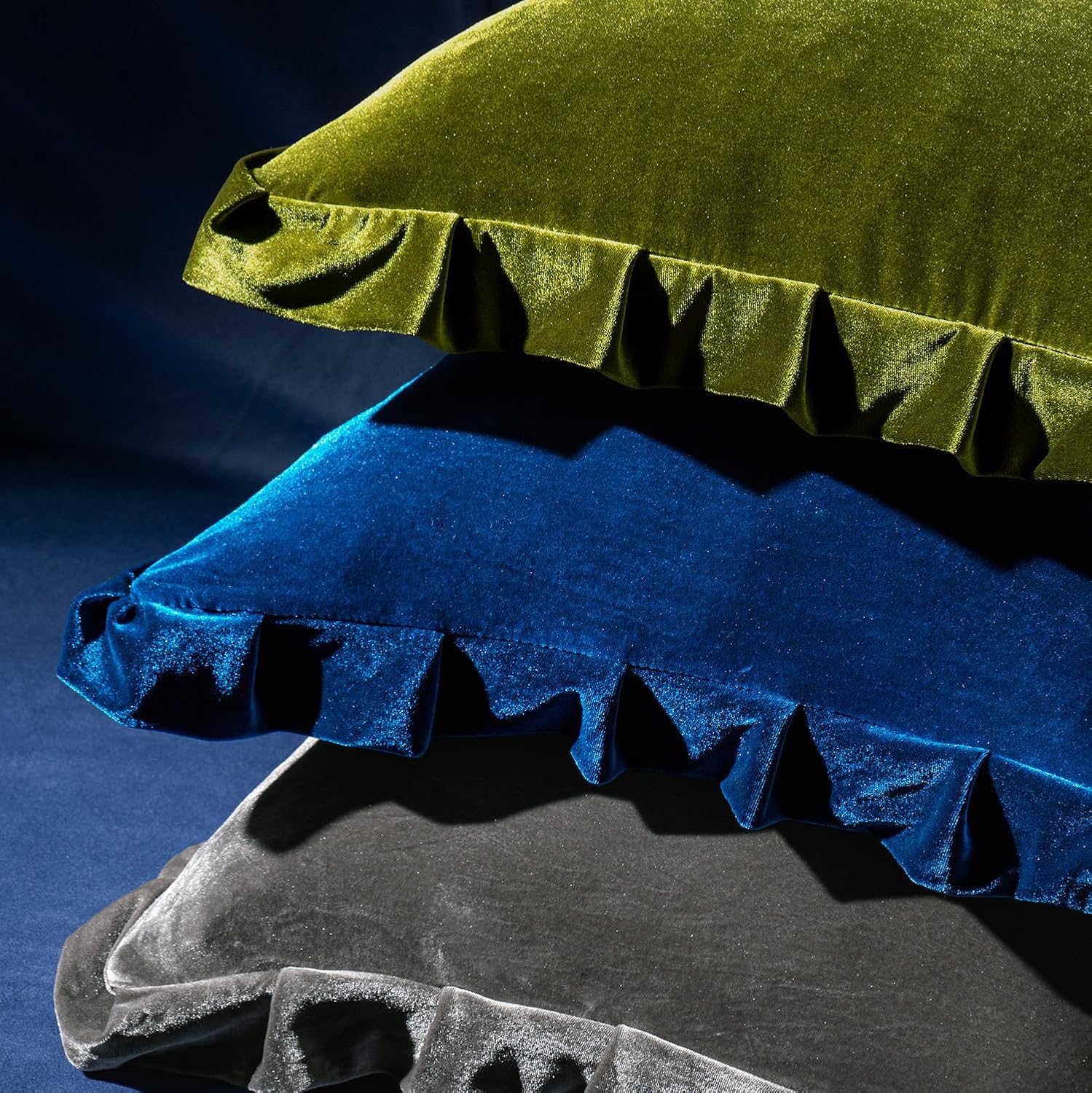 MIULEE Velvet Ruffle Throw Pillow Covers Soft Luxurious Navy Blue Pack of 2 20x20 Inch Square Cushions Vintage Gothic Decorative Ruffled Pillow Shams for Sofa Couch Bedroom Chair