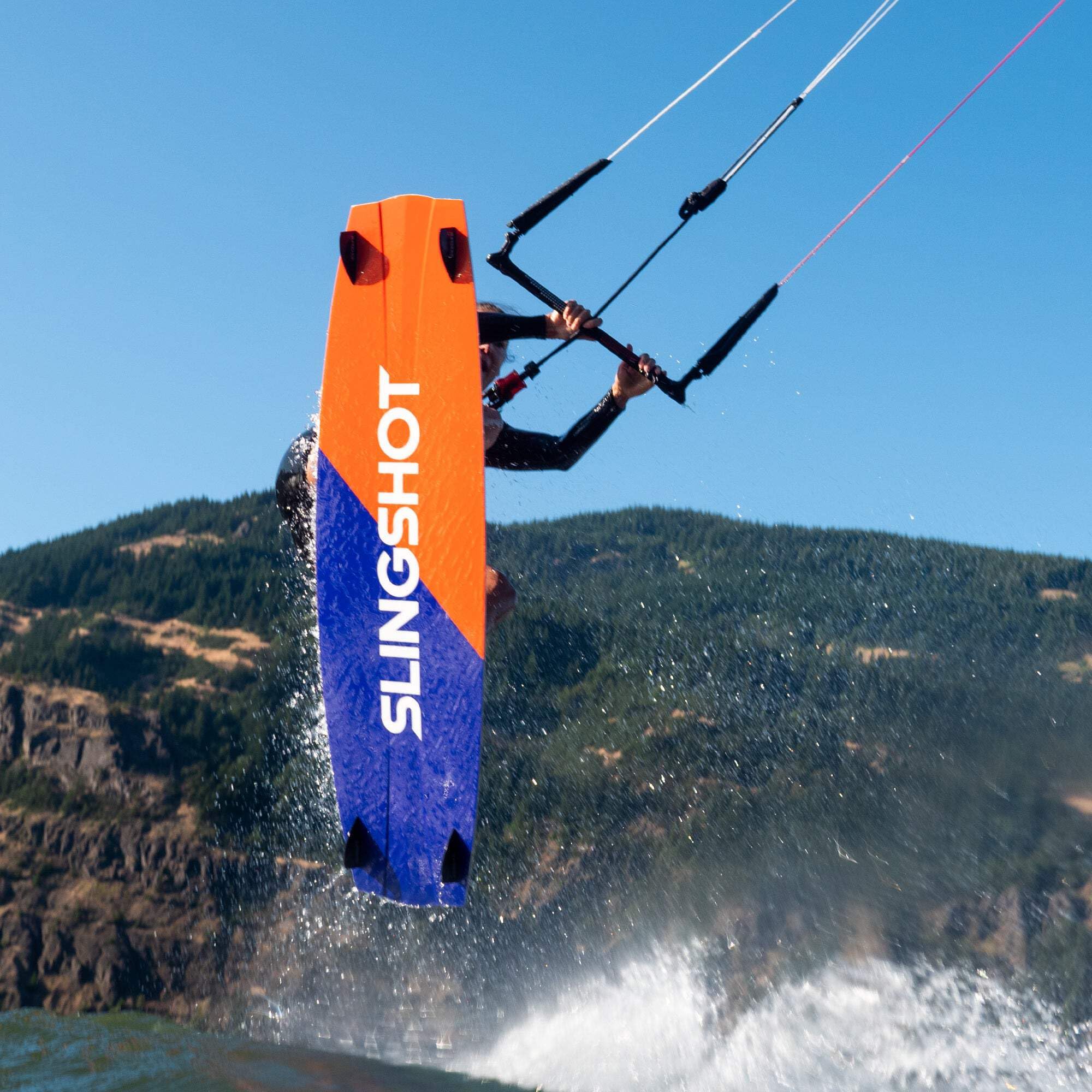 Slingshot Sports Luna V2 Kiteboard - Twin Tip Kitesurf Board 133 cm