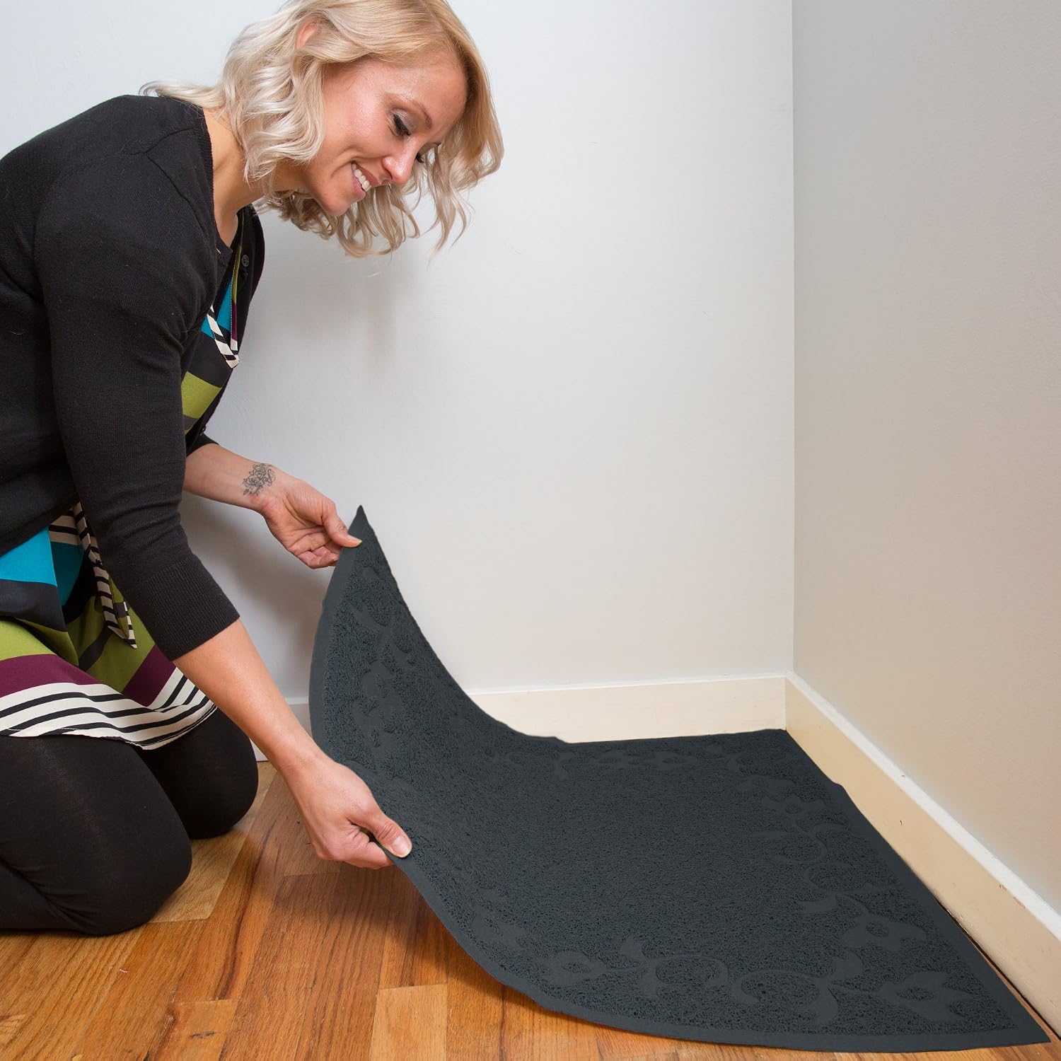 Large CORNER Litter Mat 23" x 23" Cat Litter Mat, Traps Messes, Easy Clean, Durable, Non Toxic Trapper Rug - Litter Box Mat, Cat Mat, Kitty Litter Mat