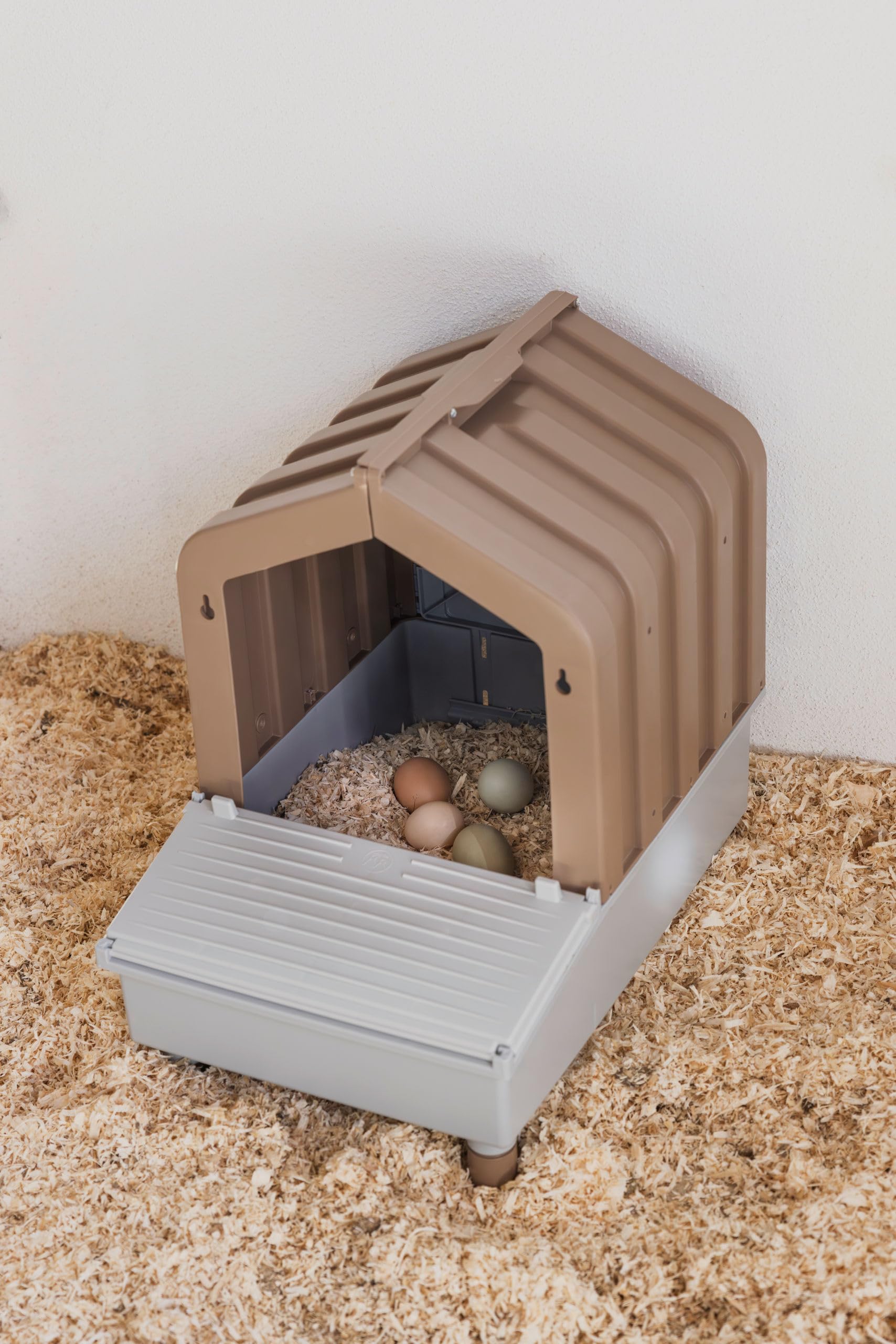 Kerbl Legenest 2in1, Eierklappe, braun/grau, 47x32,5x48cm, Kunststoff, mit Abrollfunktion, für bis zu 5 Hühner