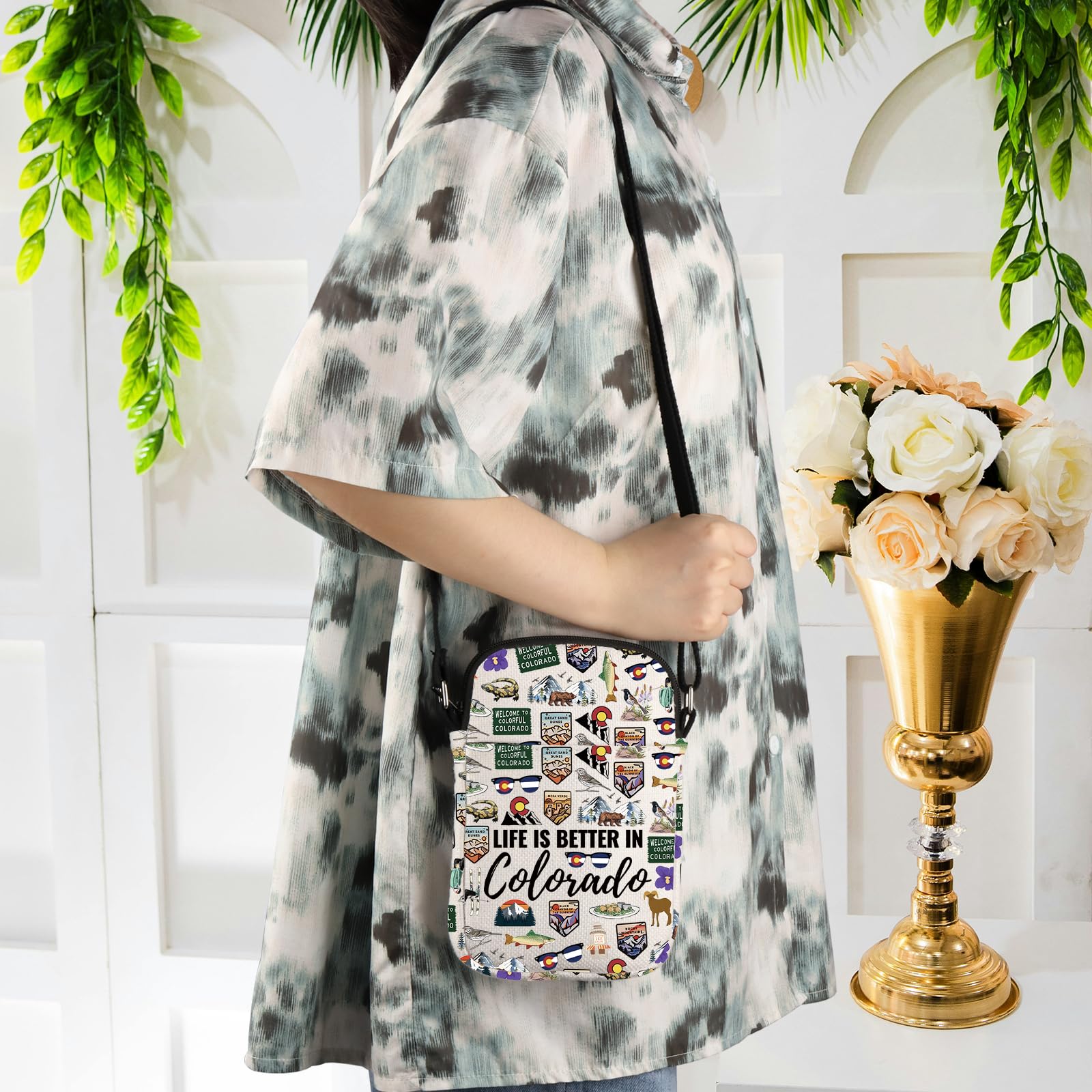 WCGXKO Colorado Travel Trip Gift Life Is Better In Colorado Crossbody Bag Colorado Vacation Souvenirs