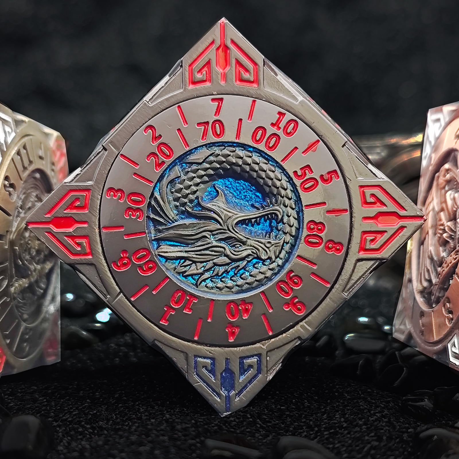Dados giratorios DND 2025, juego de dados de metal 7 en 1 con alivio 3D para regalos de Calabozos y Dragones, dados poliédricos de juego de rol, accesorios de rol de mesa Fantasy D&D para DM y jugador