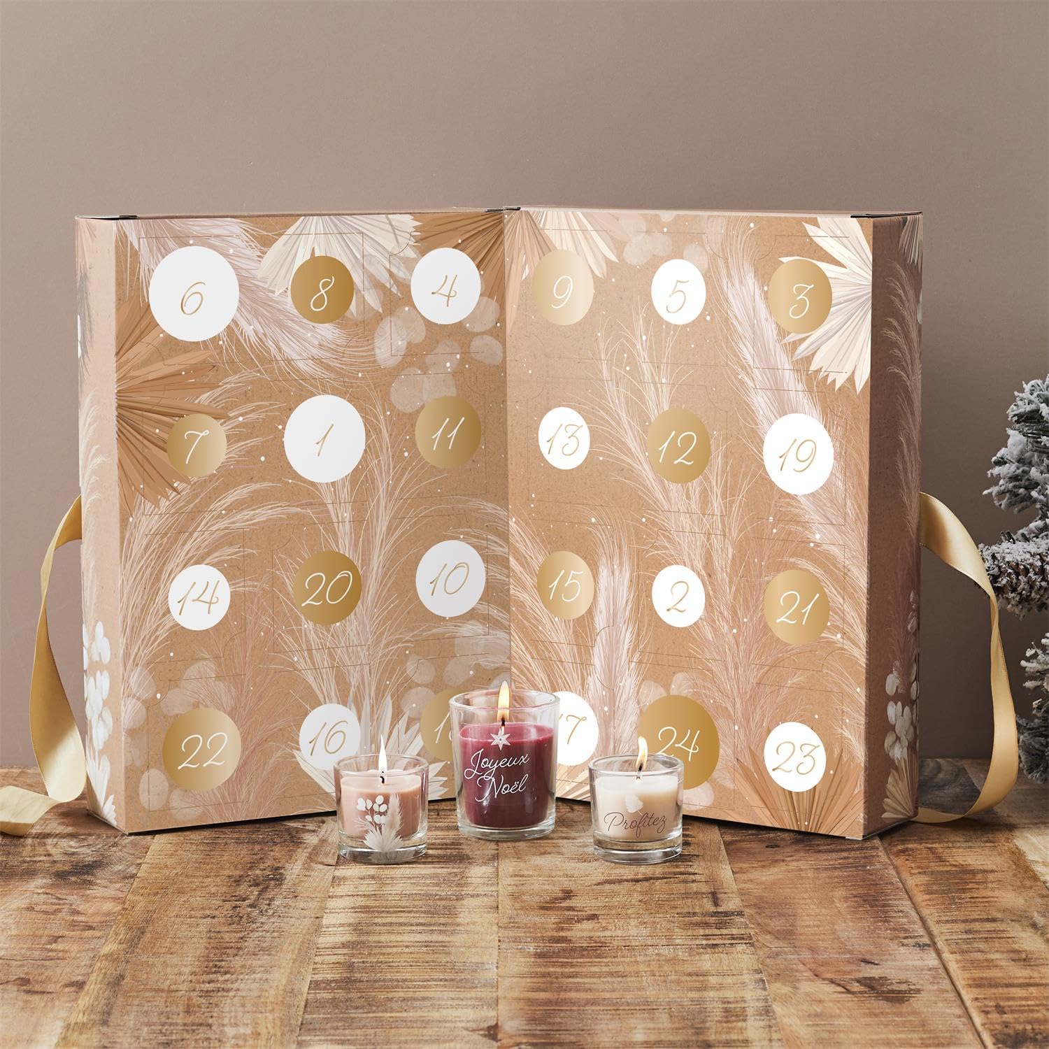 Luxuriöser Adventskalender mit 24 exklusiven Duftkerzen – Elegantes Design und erlesene Winterdüfte – Beige