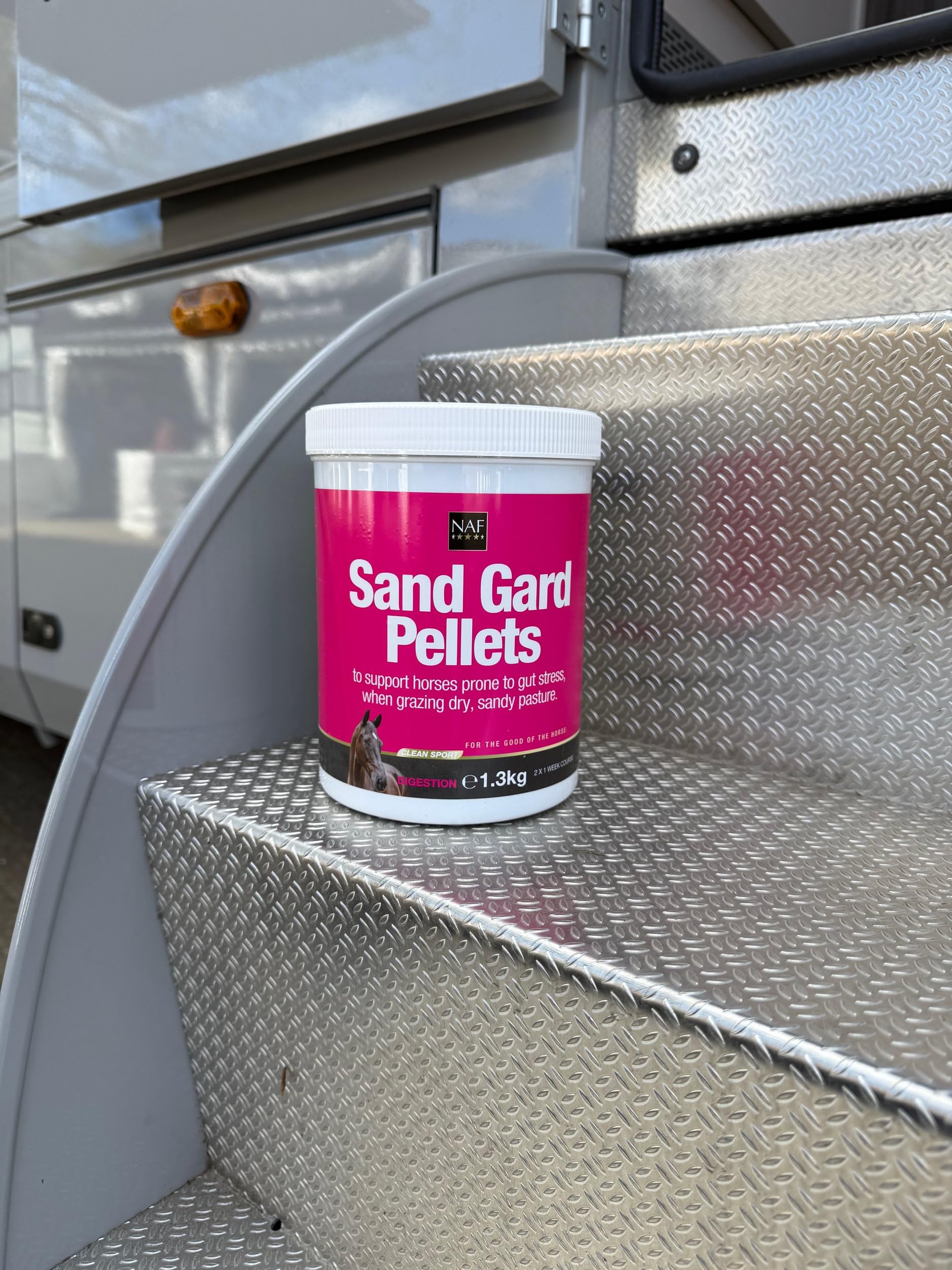NAF Sand Gard Pellets 1,3 kg - Ergänzungsfuttermittel für Verdauung & Darmgesundheit bei Pferden | Unterstützt die Sandausscheidung mit probiotischer Hefe & Kräuterformel