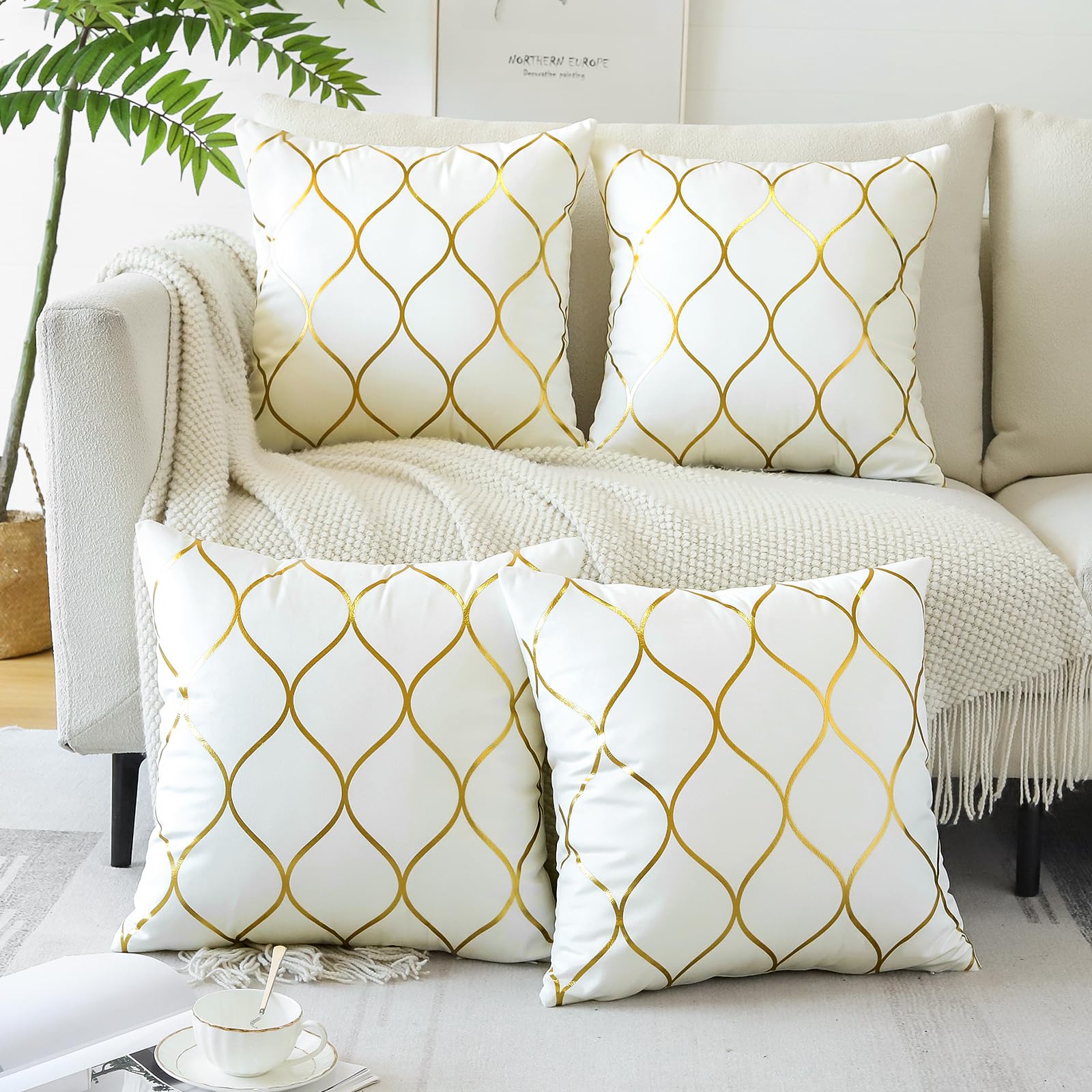 OTOSTAR Set di 4 federe decorative dorate, 40 x 40 cm, in morbido velluto massiccio, per divano, casa, camera da letto (bianco crema)