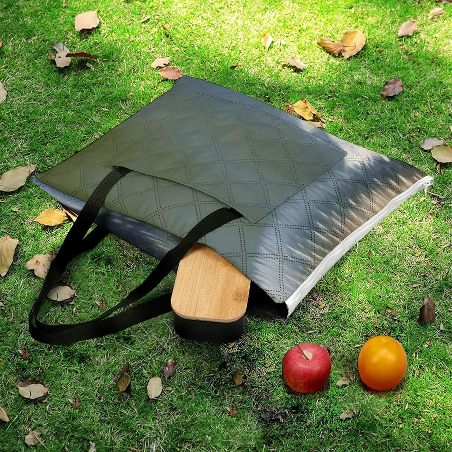 Cute Little Swan Picnic Blanket with Zipper Water Resistant Sand Free Picnic Mat Washable Foldable Easy Carry Beach Blanket for Lawn Beach Hiking Camping