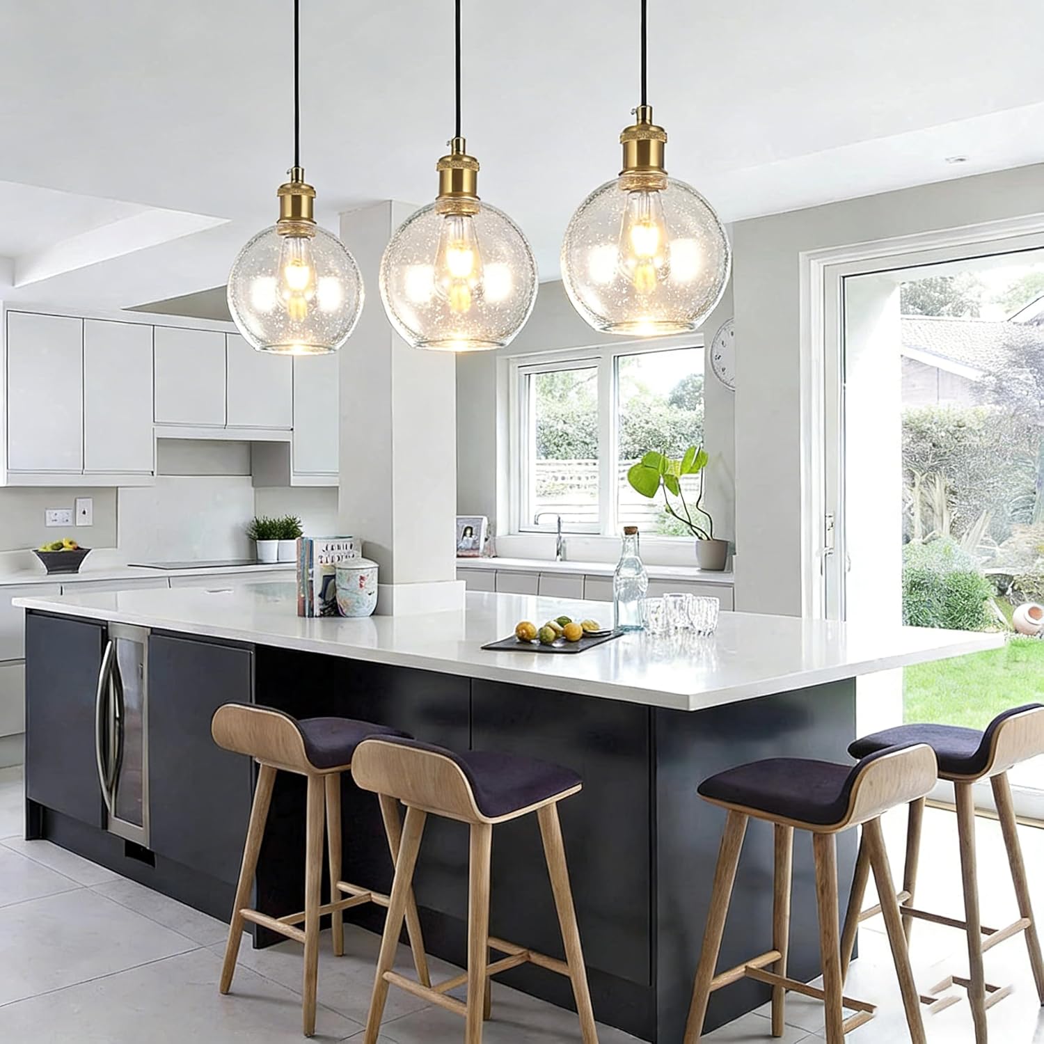 Globe Pendant Lights Kitchen Island Lighting Clear Glass Globe Pendant Light Fixtures Modern Kitchen Island Lighting for Dining Room Bedroom -9.8inch