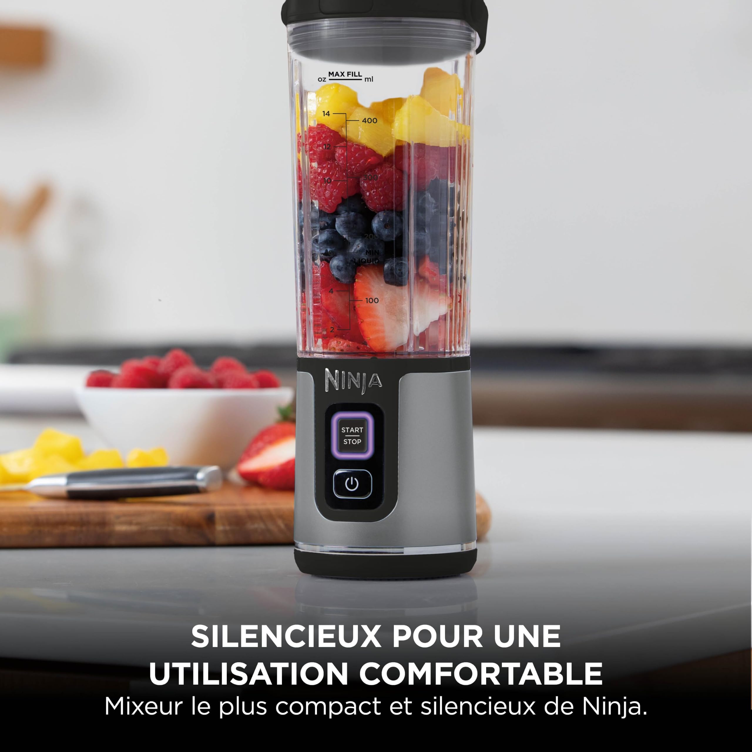 Ninja Blast Blender portable, 530 ml, couvercle résistant aux fuites et bec verseur, mini blender sans fil puissant, rechargeable, smoothies, shakes protéinés, mixe fruits et glaçons, noir, BC151EUBK | couvercle résistant aux fuites et bec verseur, mini b