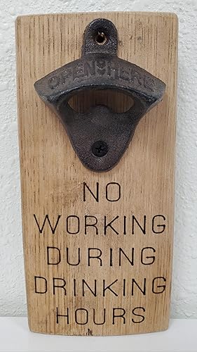 Miniatura 3 de Abrebotellas montado en la pared sobre madera recuperada del barril del whisky (cerveza de la bebida del agua)