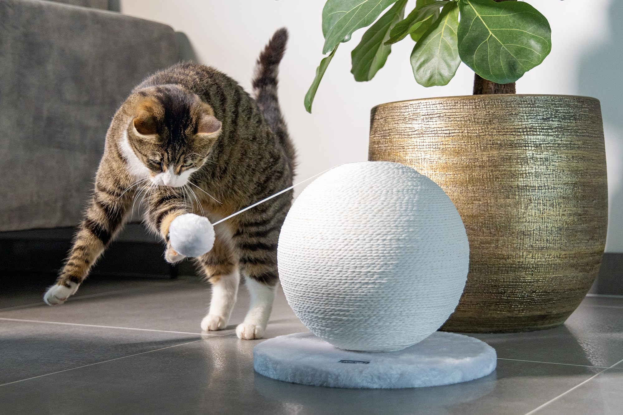 Karlie Boule à gratter pour Chat - Bolly - 30,5 x 30,5 x 28 cm - Blanc